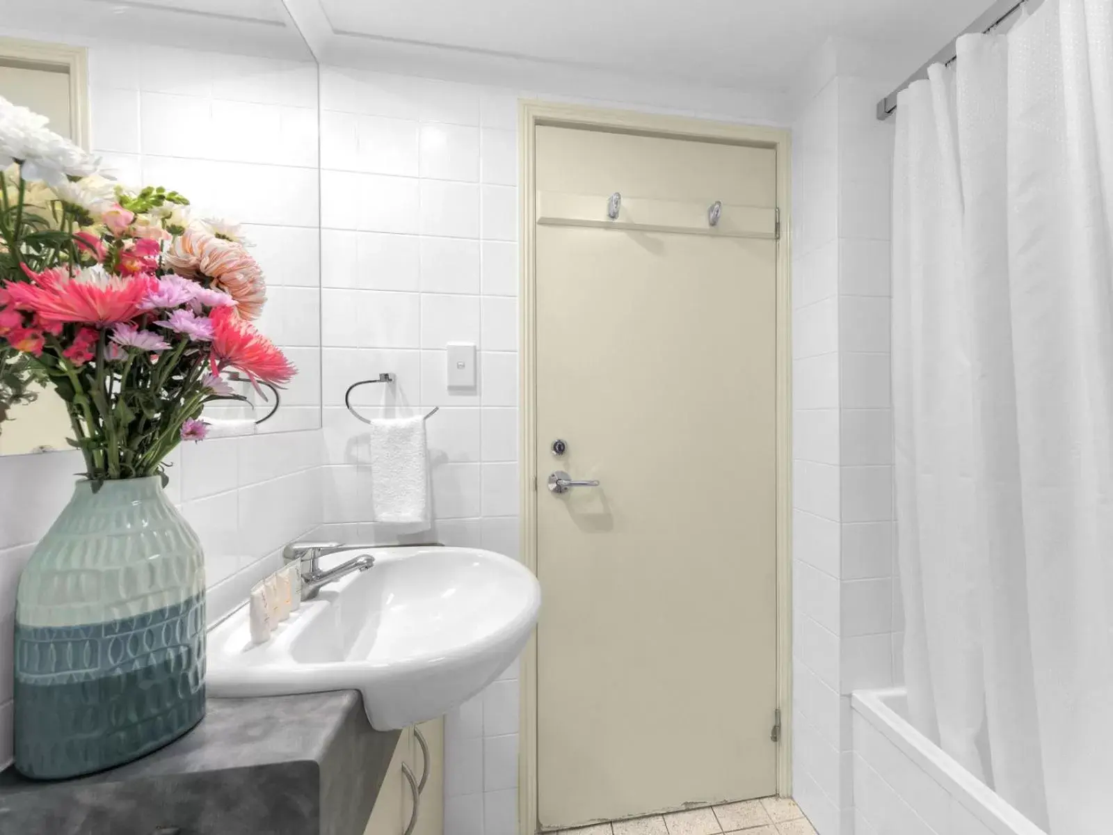 Bathroom in Central Brunswick Apartment Hotel