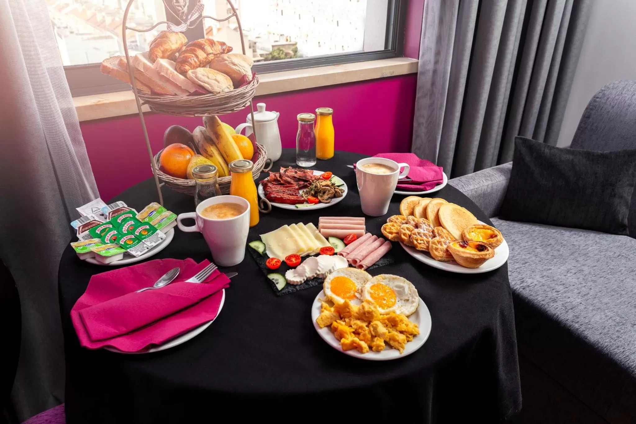 Continental breakfast in Hotel Luena