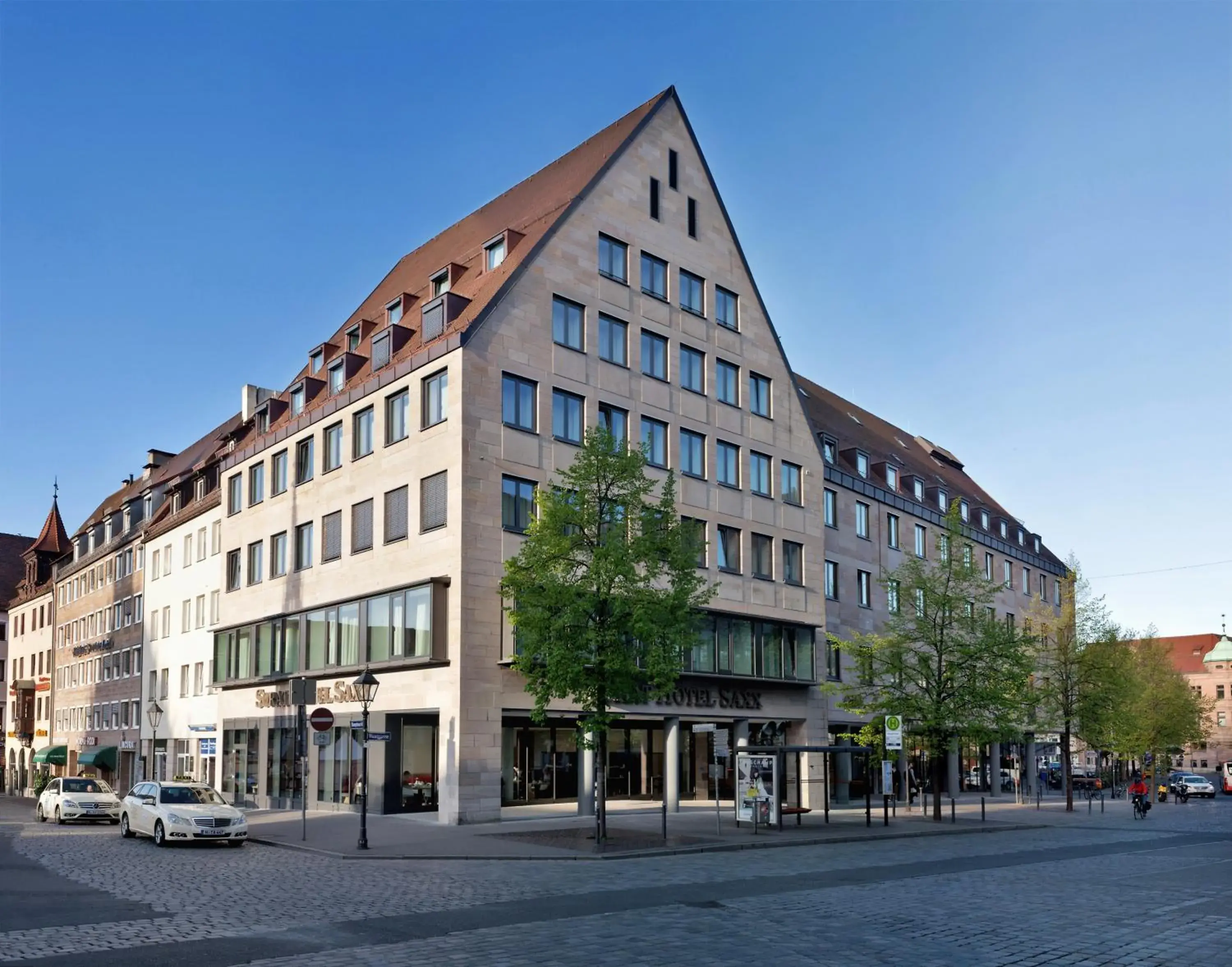 Facade/entrance, Property Building in Sorat Hotel Saxx Nürnberg