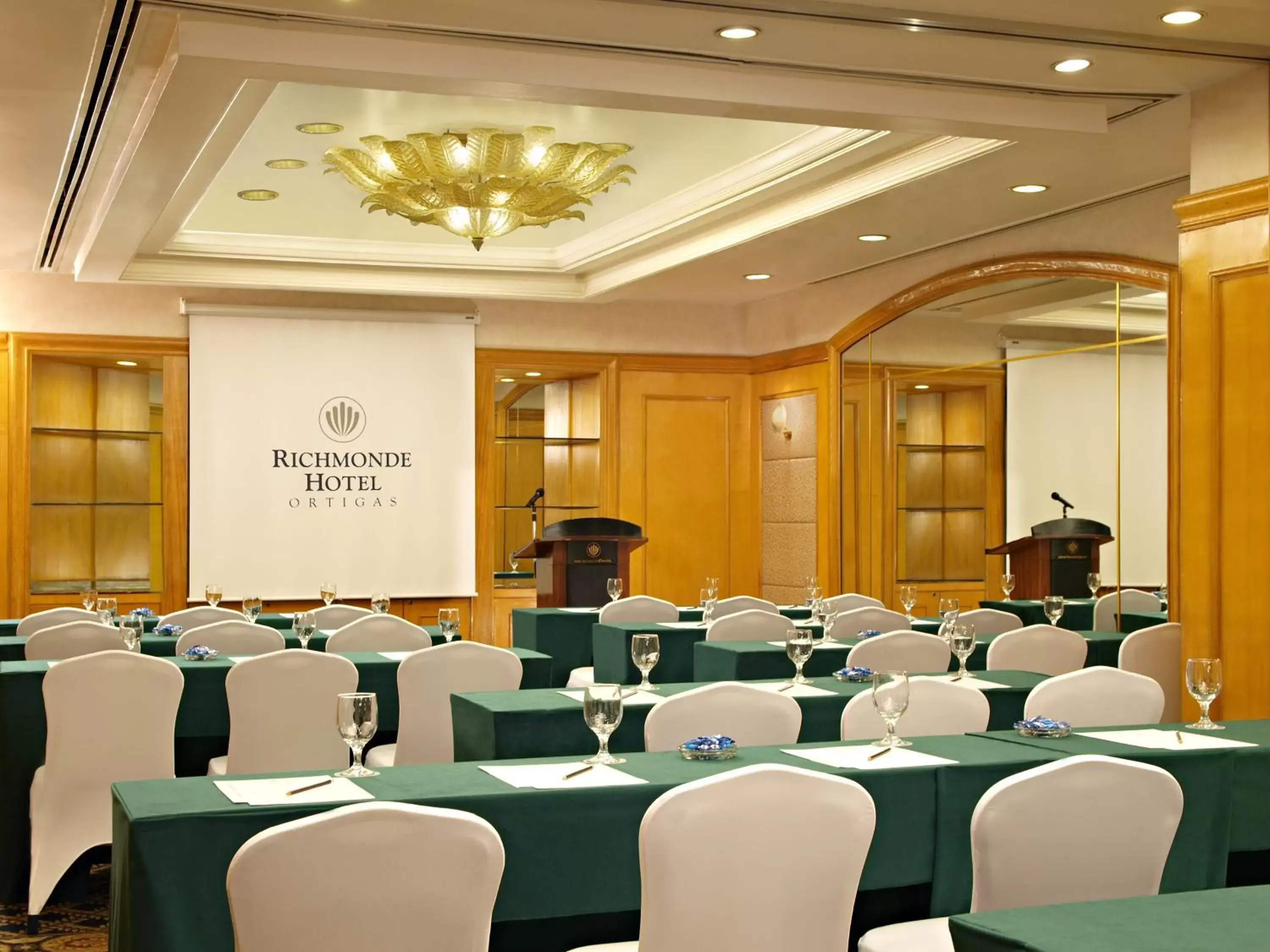 Business facilities in Richmonde Hotel Ortigas