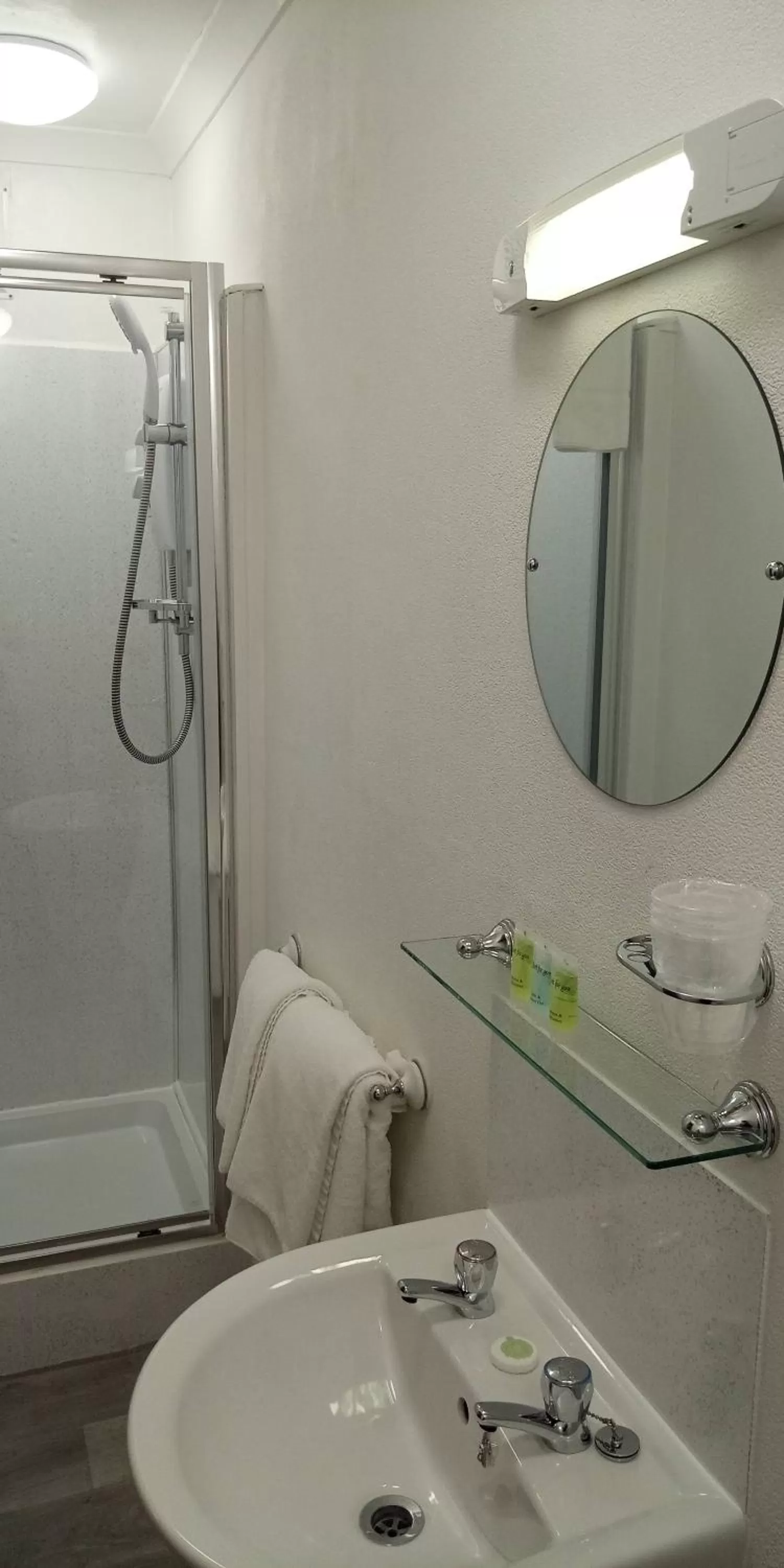 Bathroom in The Kynance House on Plymouth Hoe ,26 Ensuite Rooms