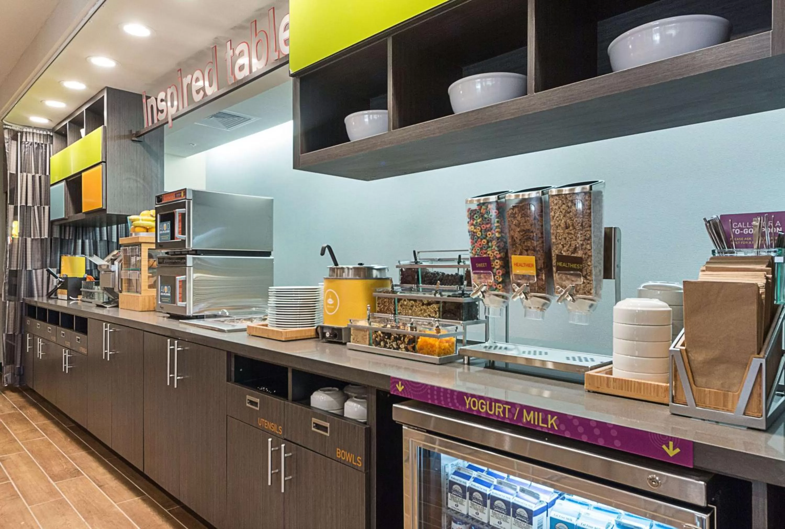 Dining area in Home2 Suites By Hilton Oklahoma City Yukon