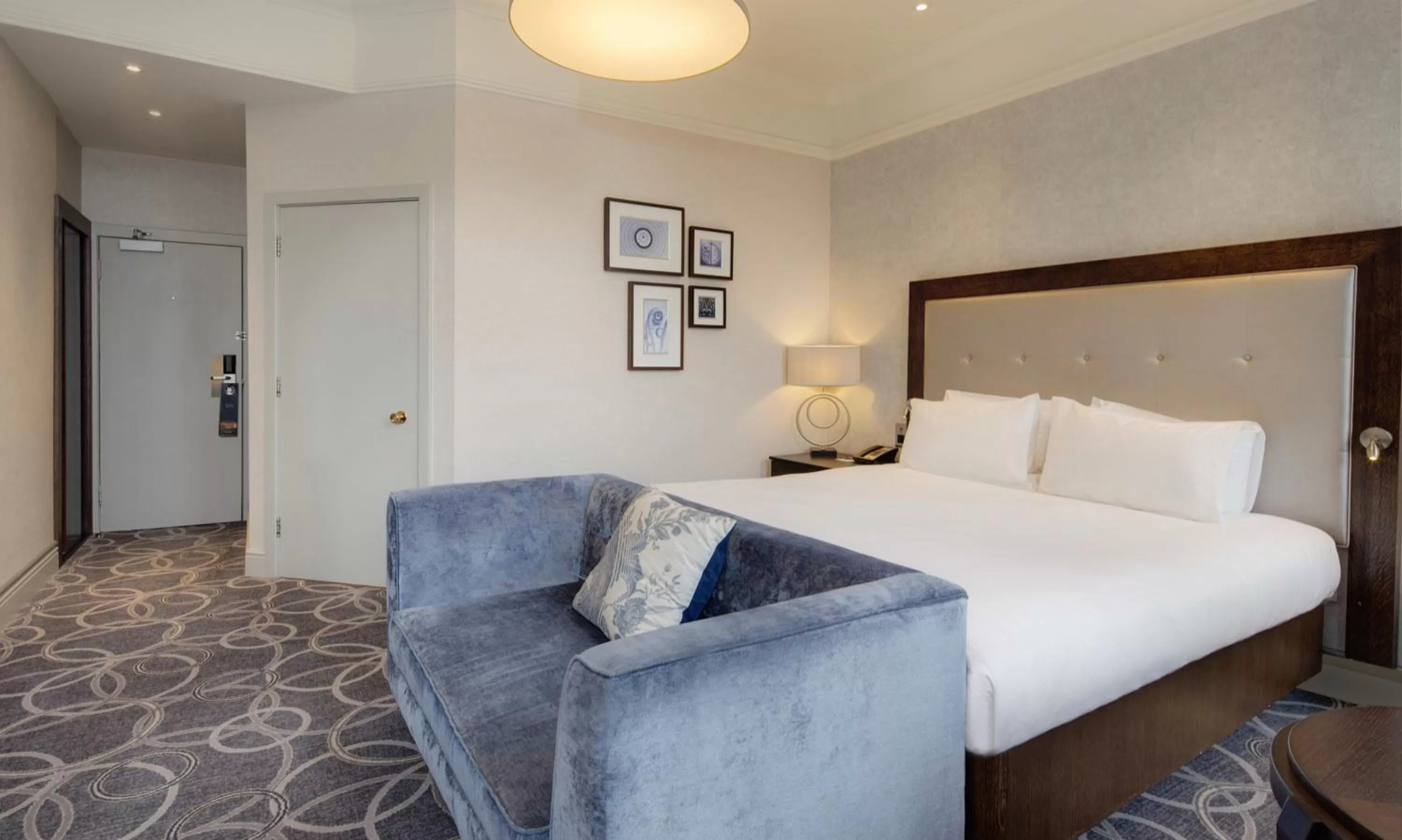 Bedroom, Bed in Glasgow Grosvenor Hotel