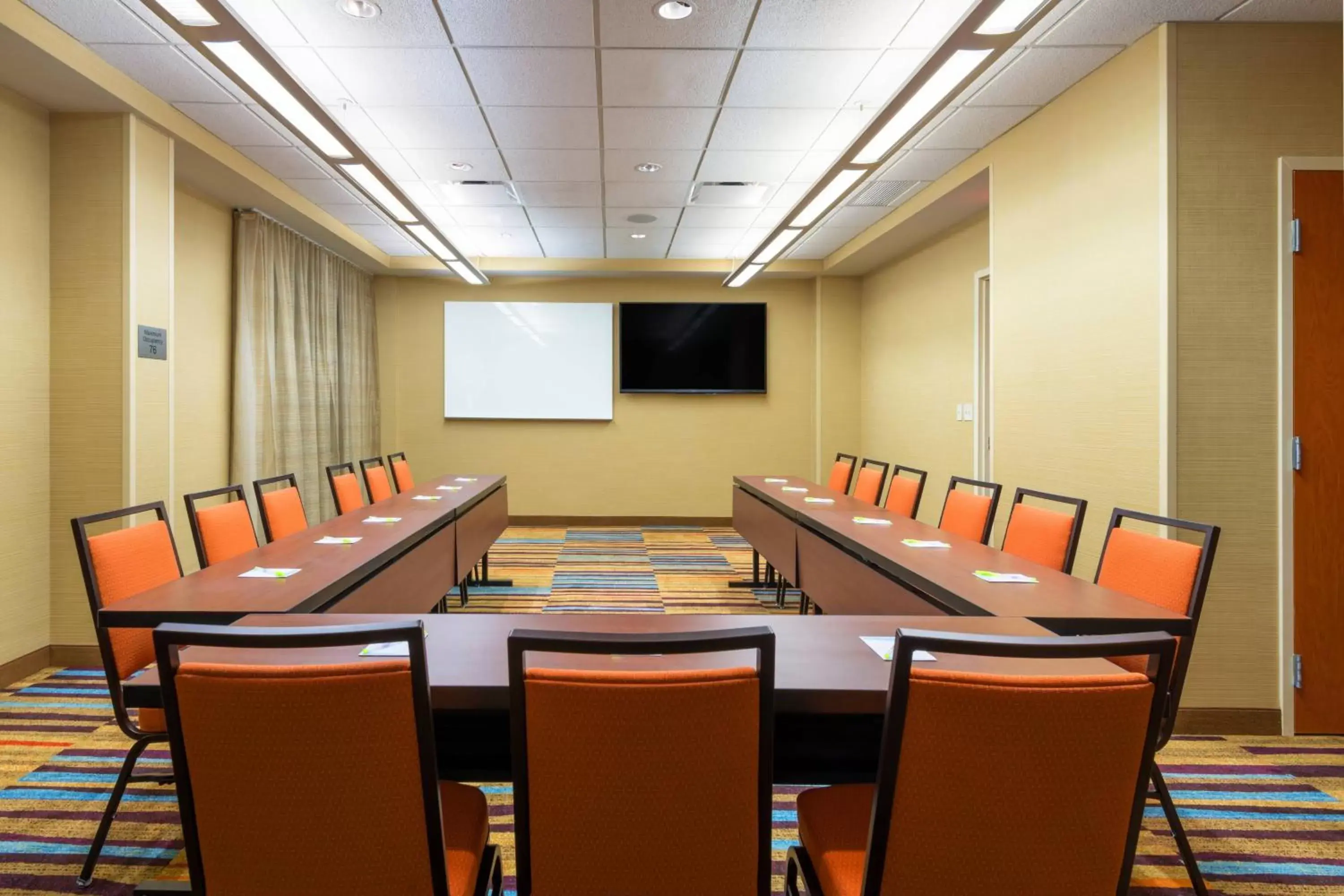 Meeting/conference room in SpringHill Suites Louisville Downtown