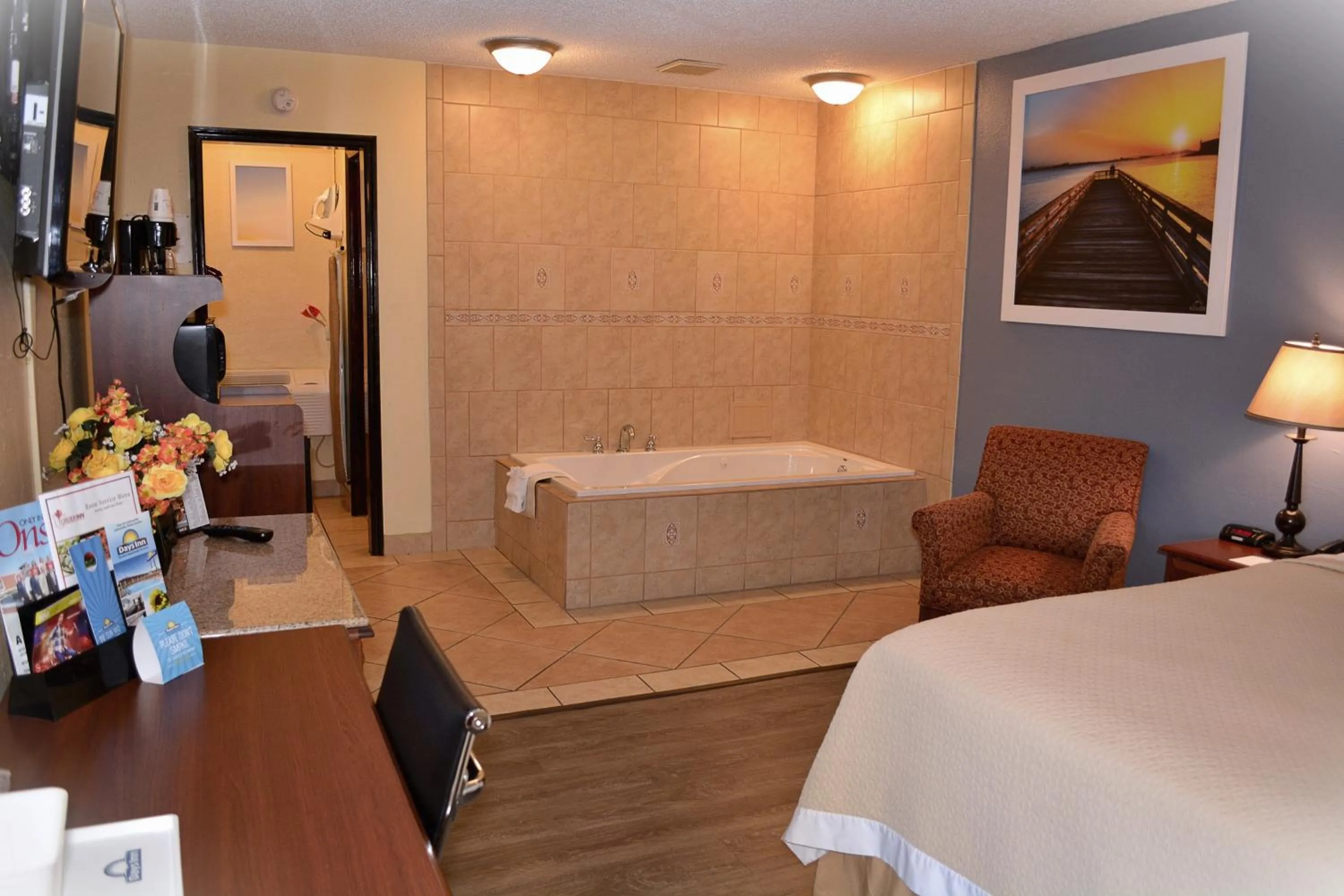 Photo of the whole room, Bed in Days Inn by Wyndham Jacksonville NC