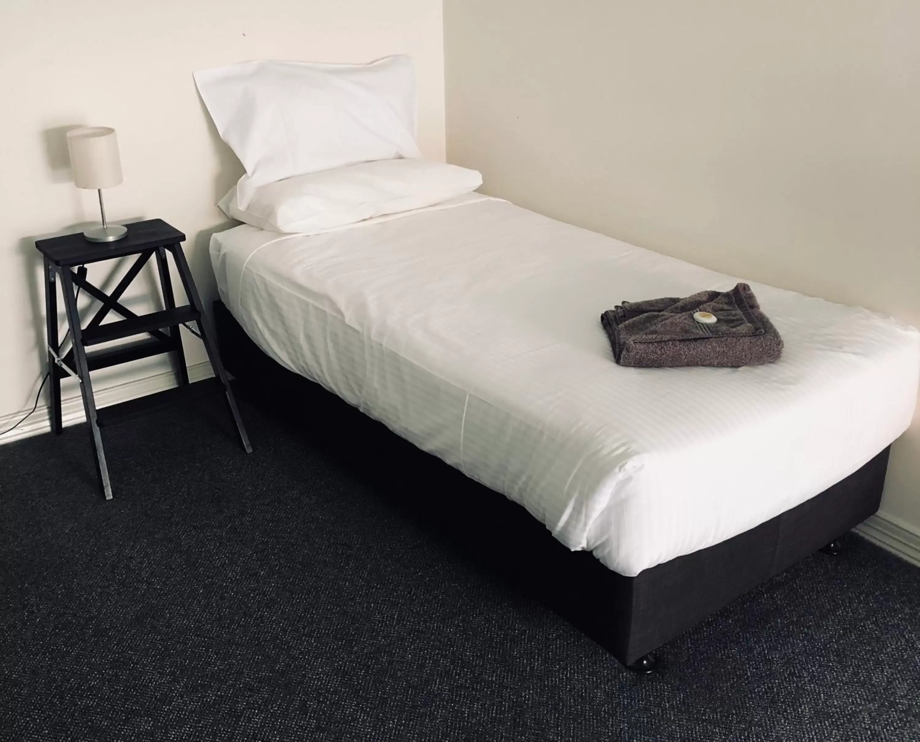 Quadruple Room with Shared Bathroom in The Woolpack Hotel Quadruple Room with Shared Bathroom in The Woolpack Hotel