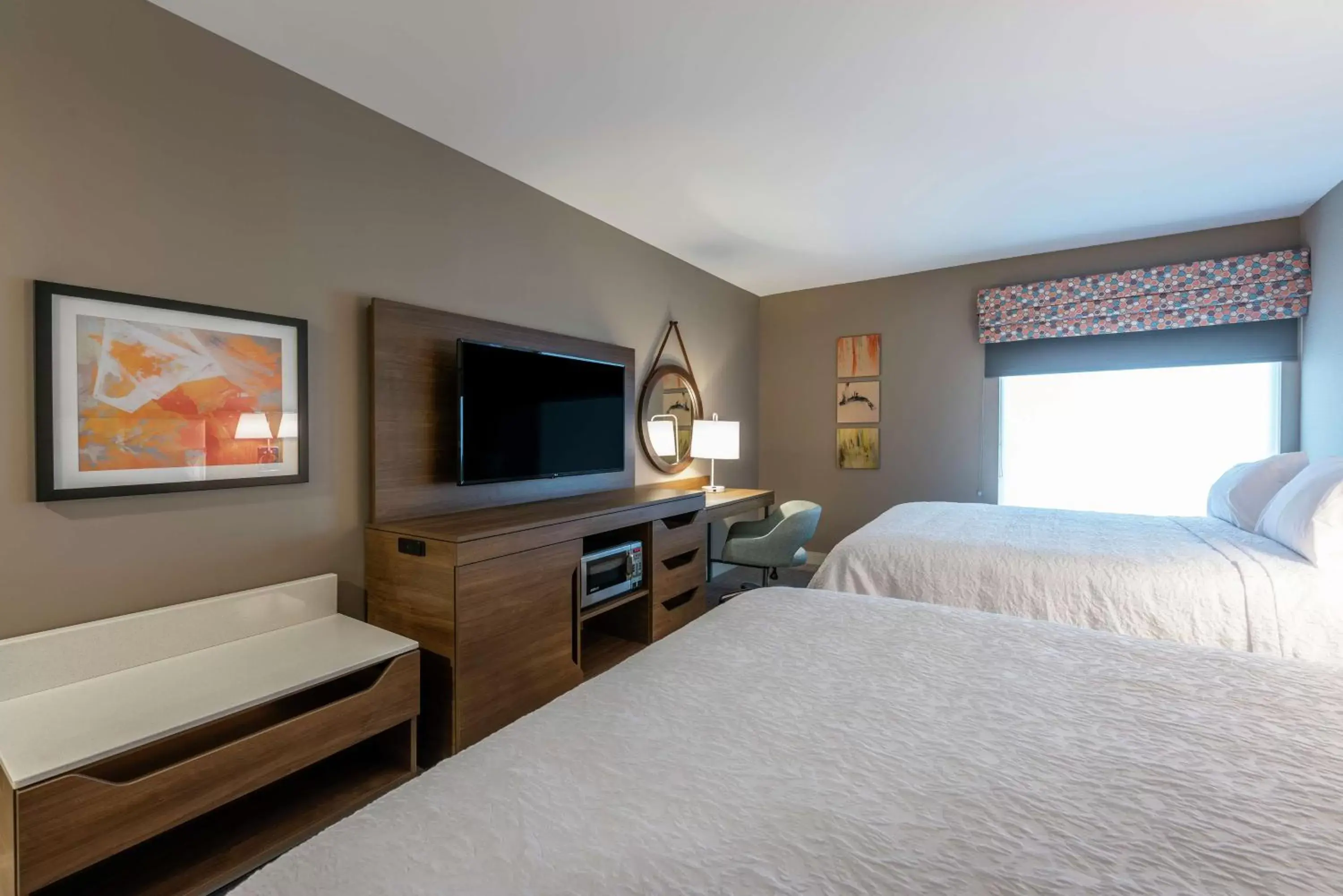TV and multimedia, Bed in Hampton Inn & Suites Charlottetown TV and multimedia, Bed in Hampton Inn & Suites Charlottetown
