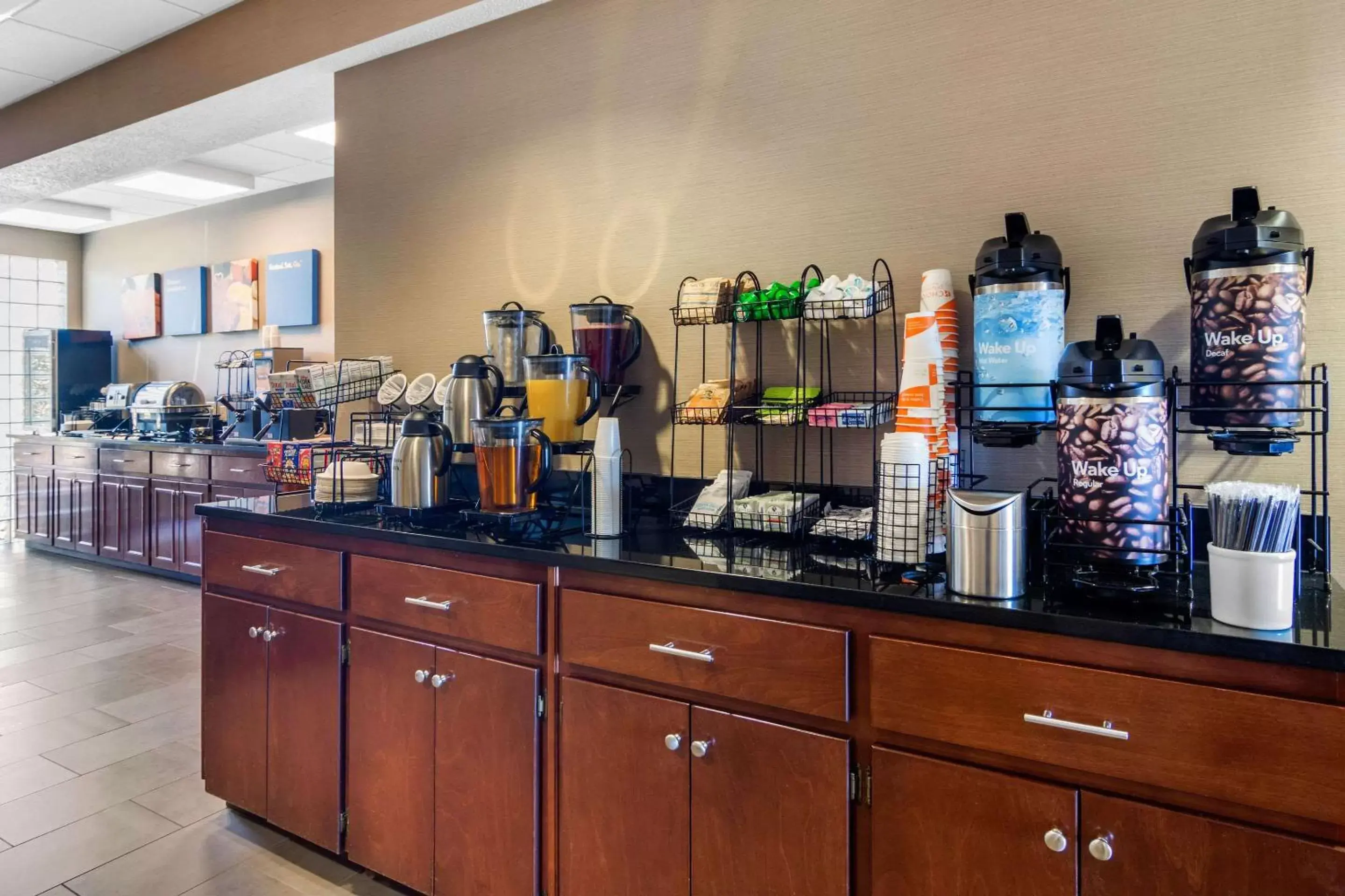 Restaurant/Places to Eat in Comfort Inn & Suites LaGrange