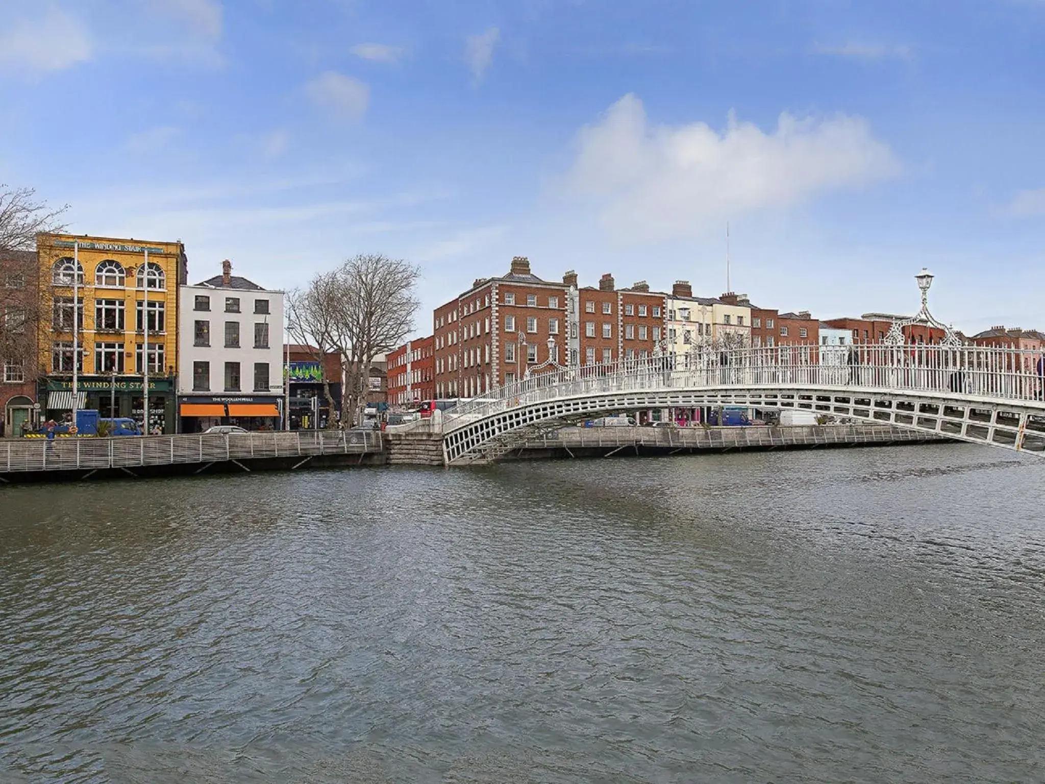 Nearby landmark in Arlington Hotel O'Connell Bridge