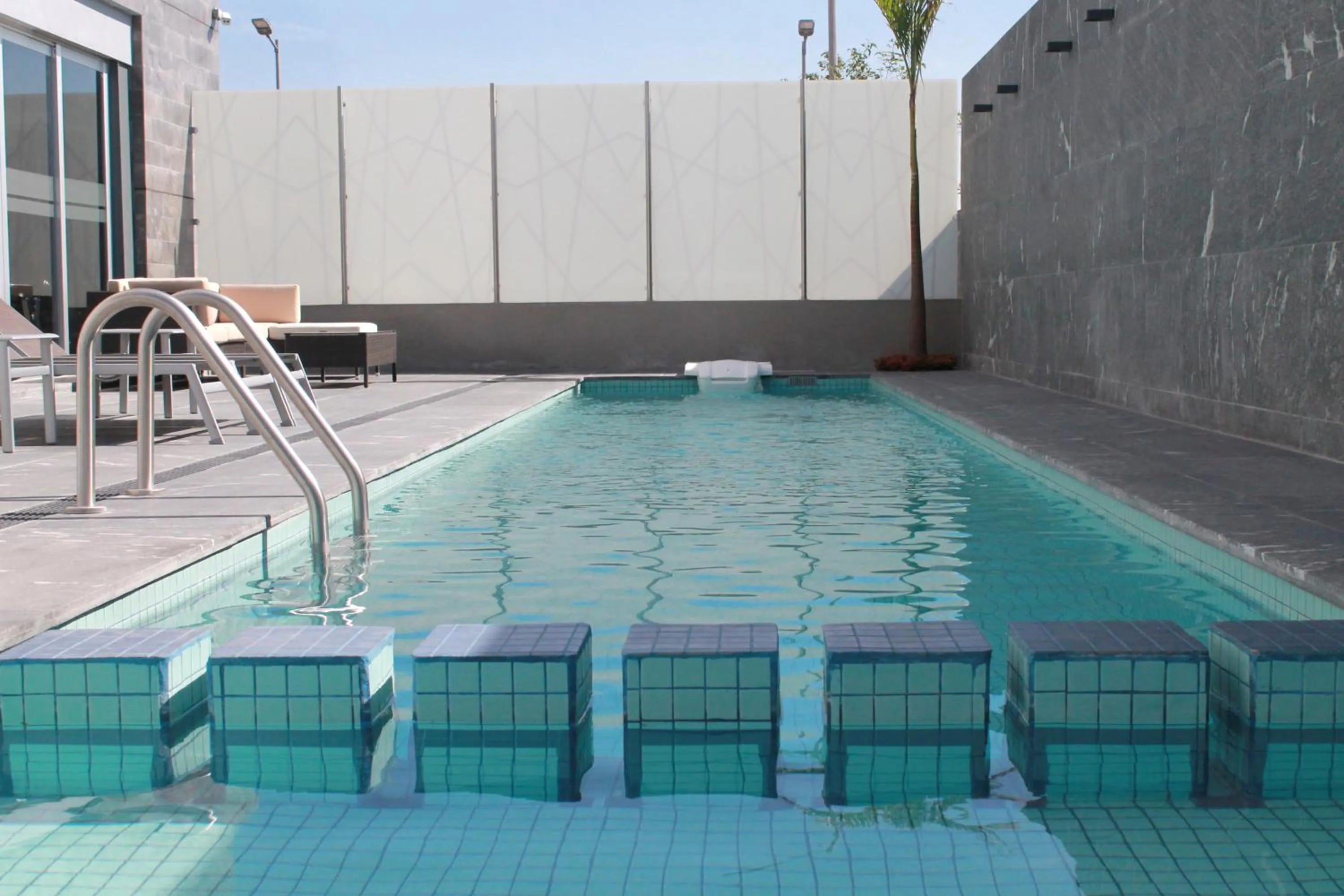 Swimming pool in Casa Inn Business Irapuato