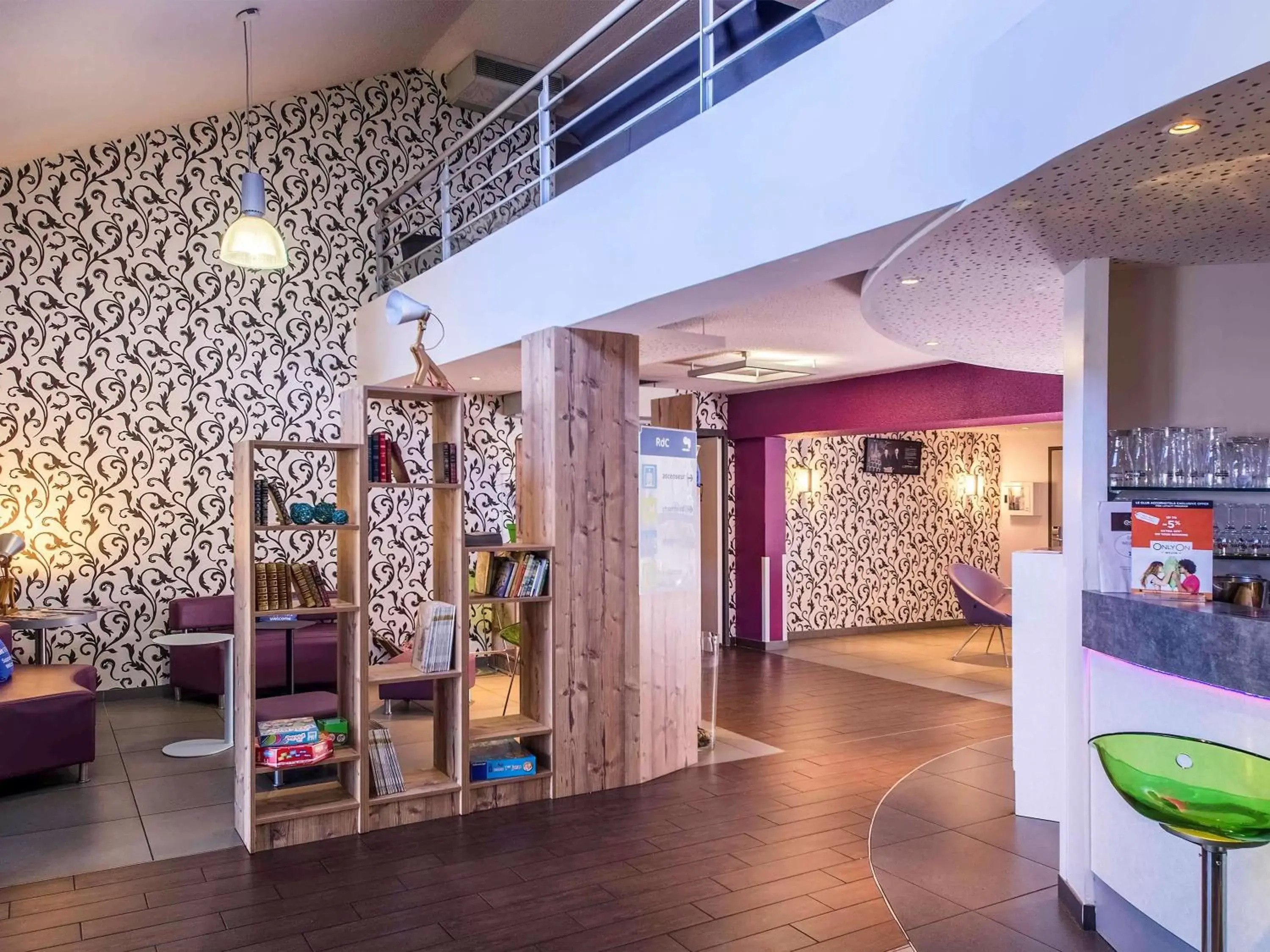 Lounge or bar, Lobby/Reception in ibis styles Brive Ouest