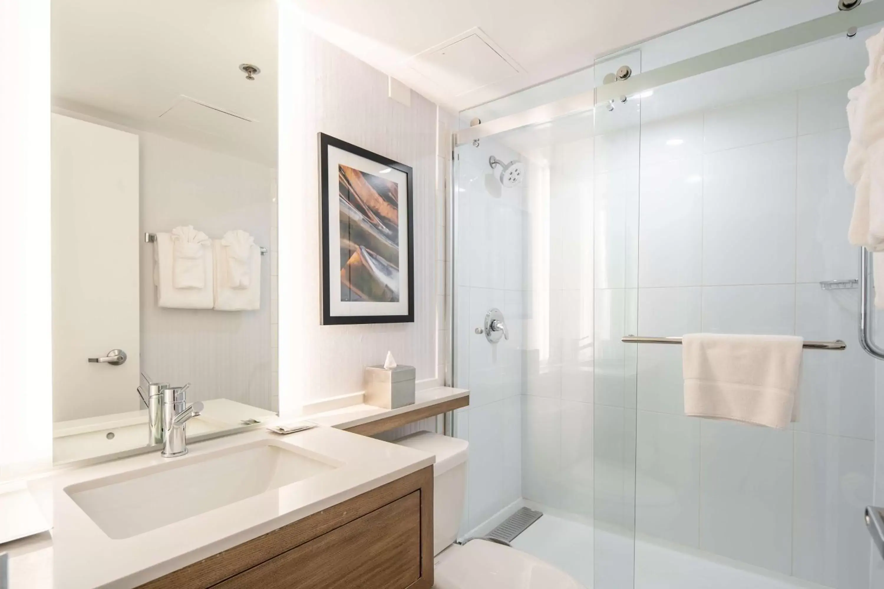 King Room - Disability Access in Radisson Hotel JFK Airport King Room - Disability Access in Radisson Hotel JFK Airport