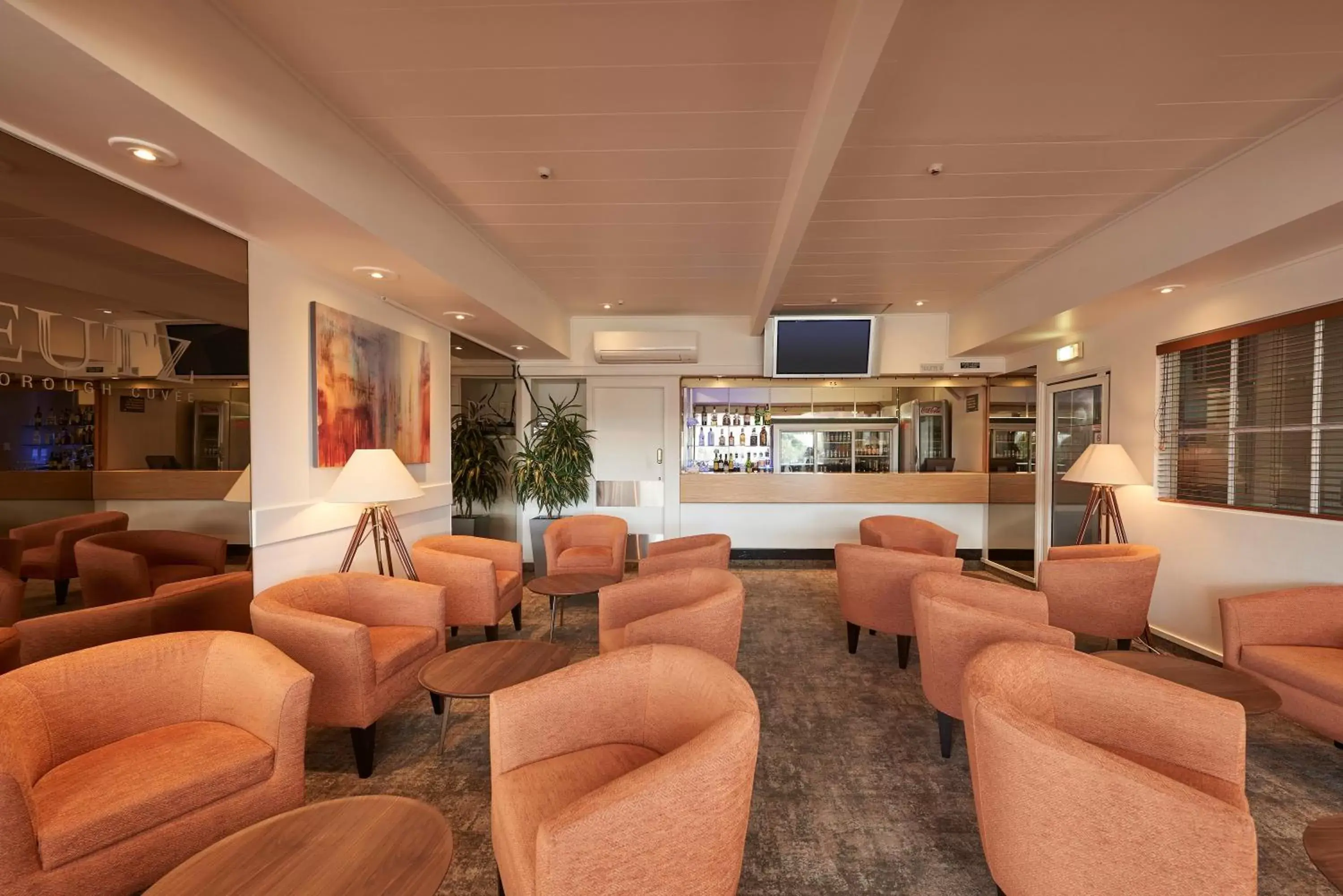 Restaurant/places to eat, Lounge/Bar in Auckland Rose Park Hotel