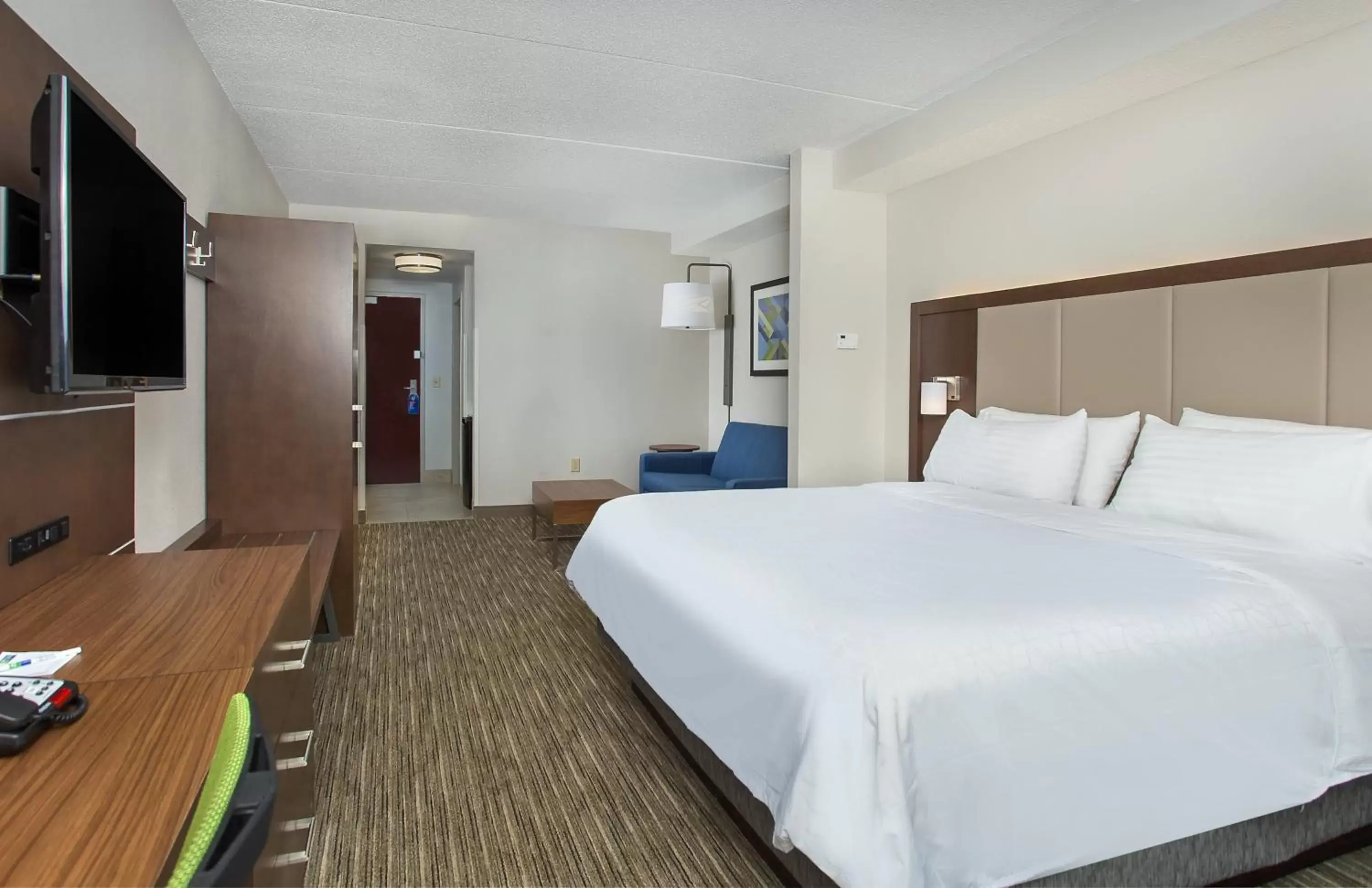 Bedroom, Bed in Holiday Inn Express & Suites Lebanon-Nashville Area, an IHG Hotel