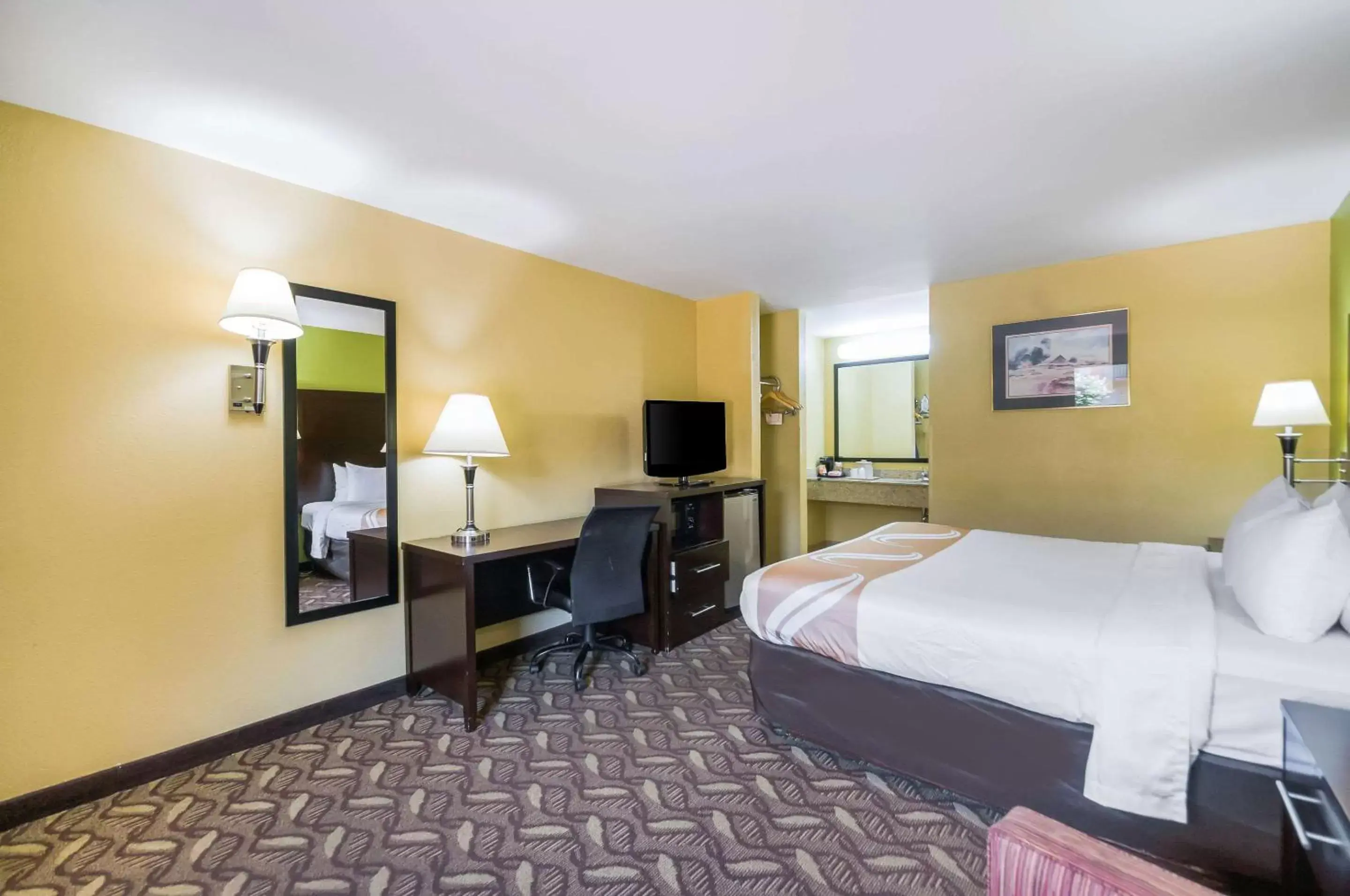 Photo of the whole room in Quality Inn Fredericksburg-Central Park Area