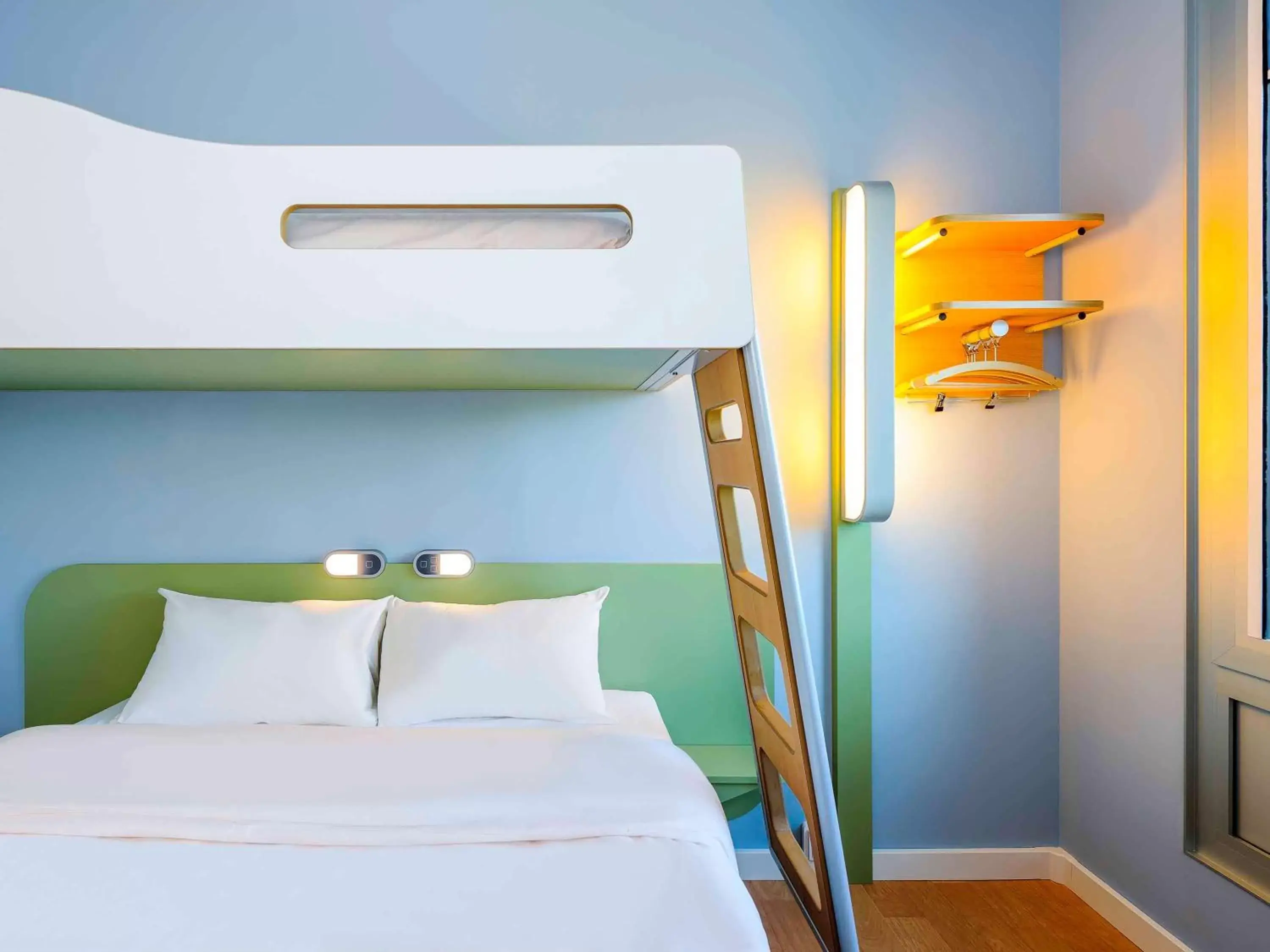 Photo of the whole room, Bunk Bed in ibis budget Frankfurt City Ost