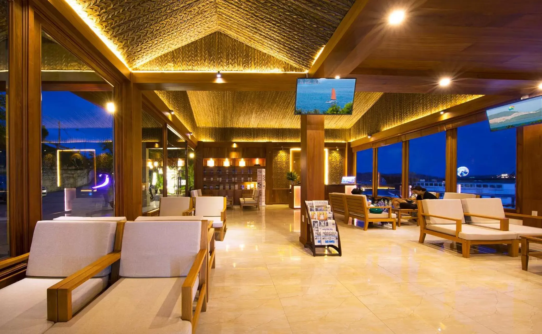 Lobby or reception, Restaurant/Places to Eat in Hon Tam Resort