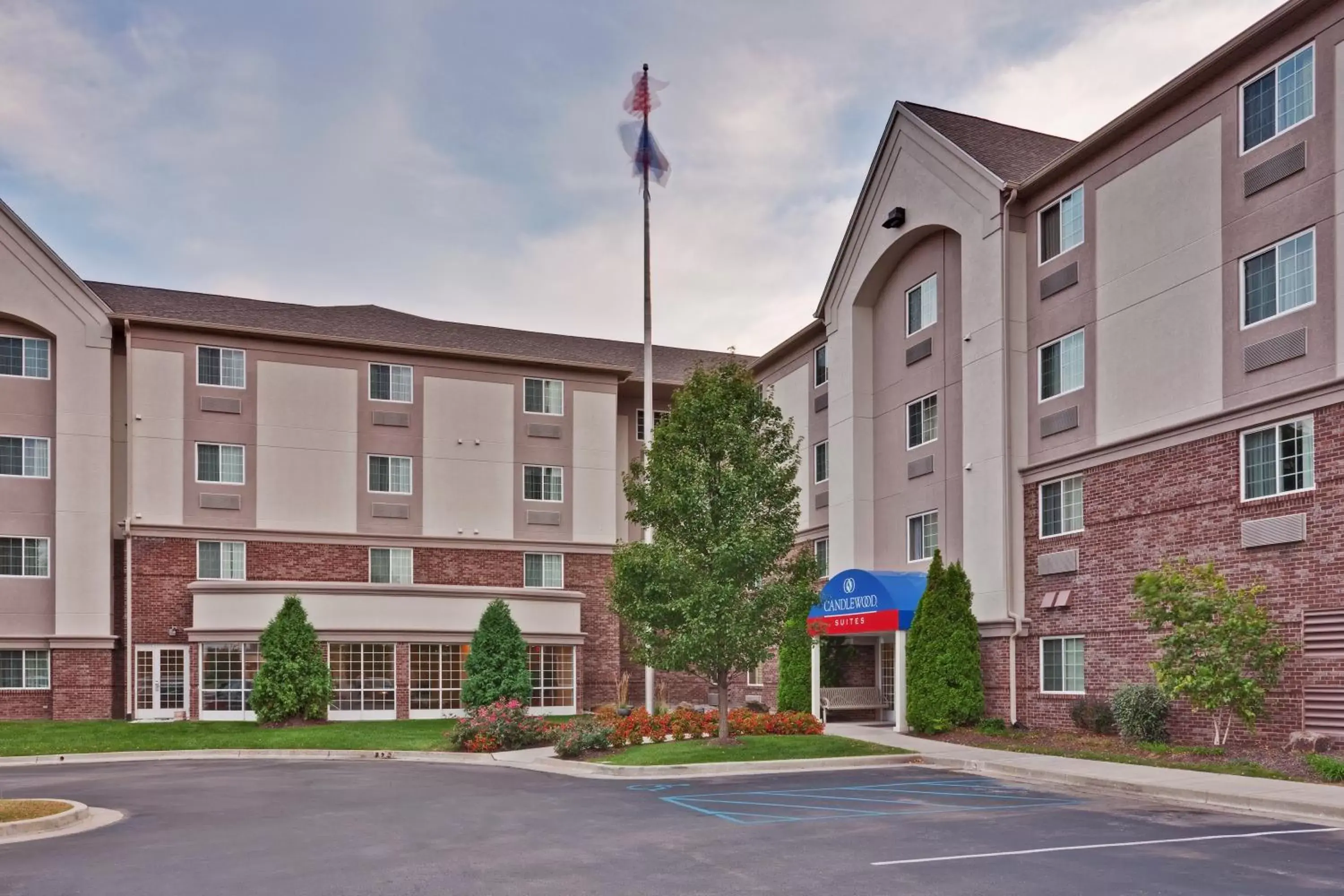 Property Building in Candlewood Suites Indianapolis Northeast, an IHG Hotel
