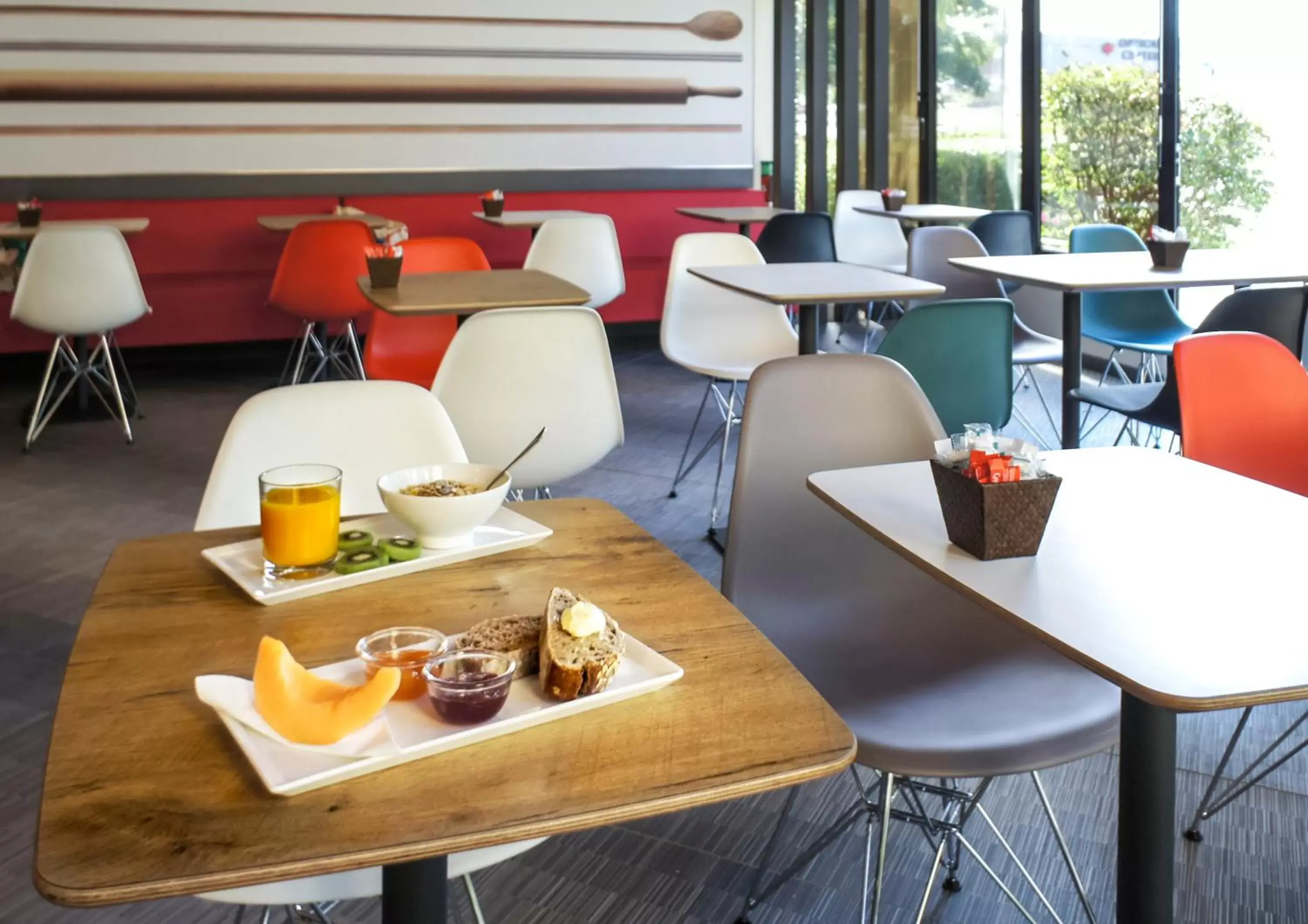 Breakfast, Restaurant/Places to Eat in ibis Angoulême Nord