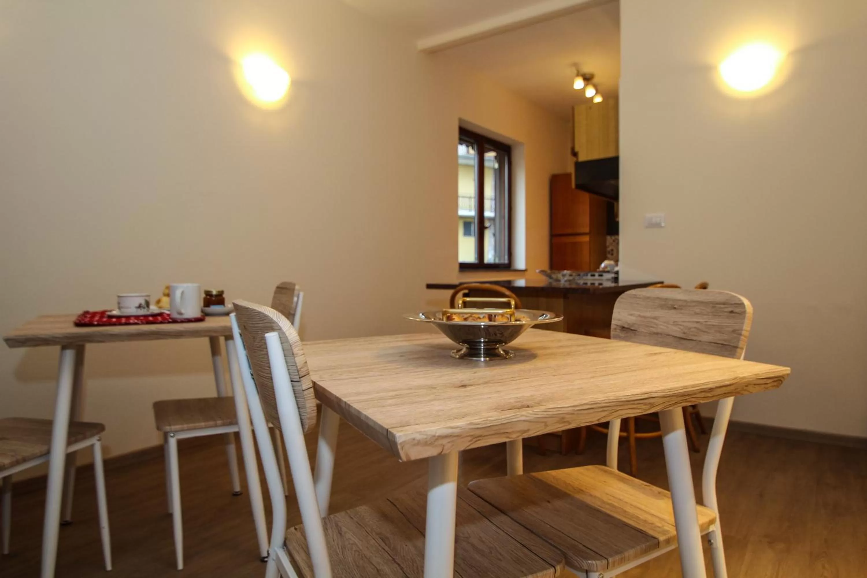 Seating area in AceroRosso B&B