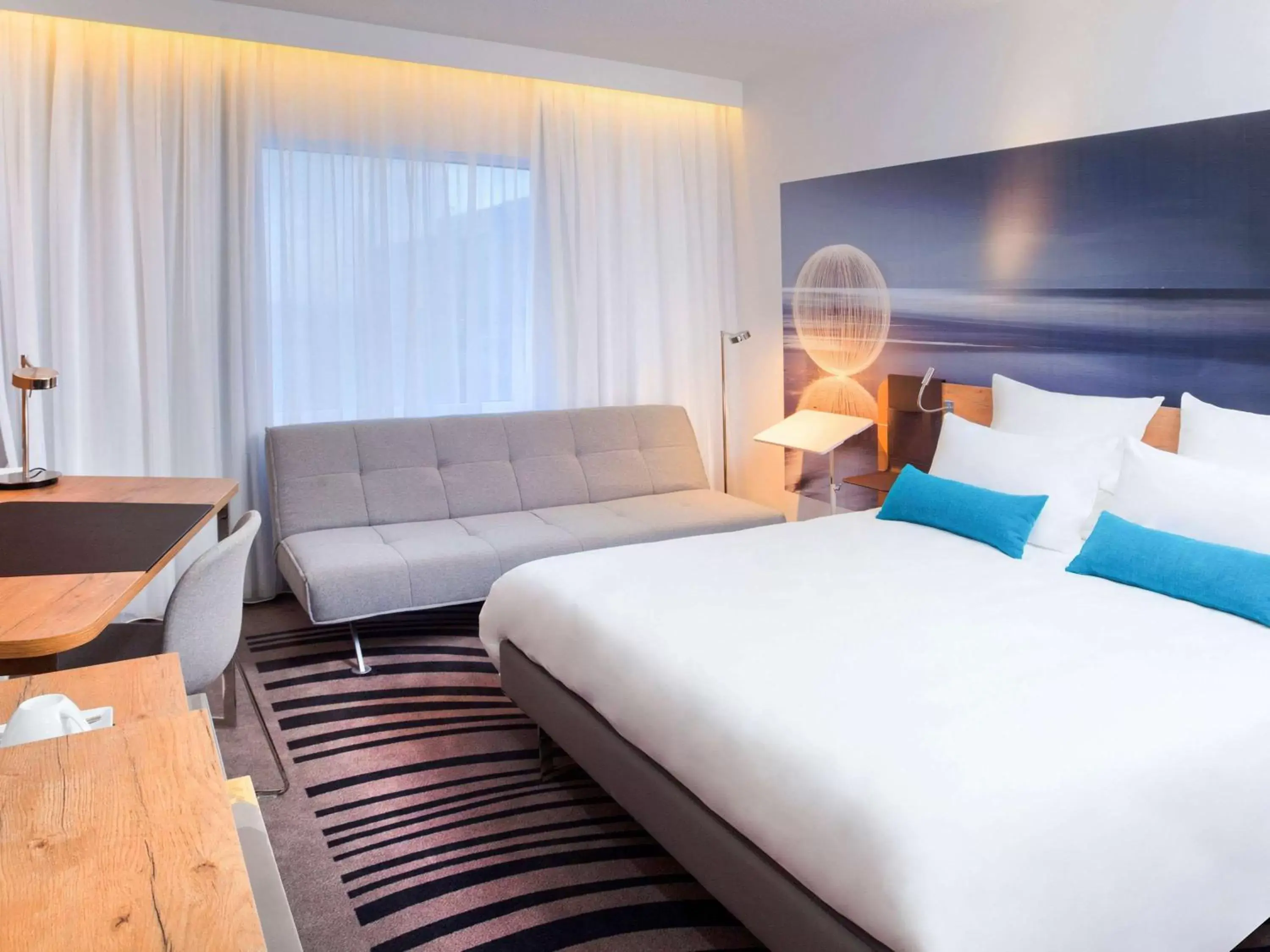Photo of the whole room, Bed in Novotel Wrocław Centrum