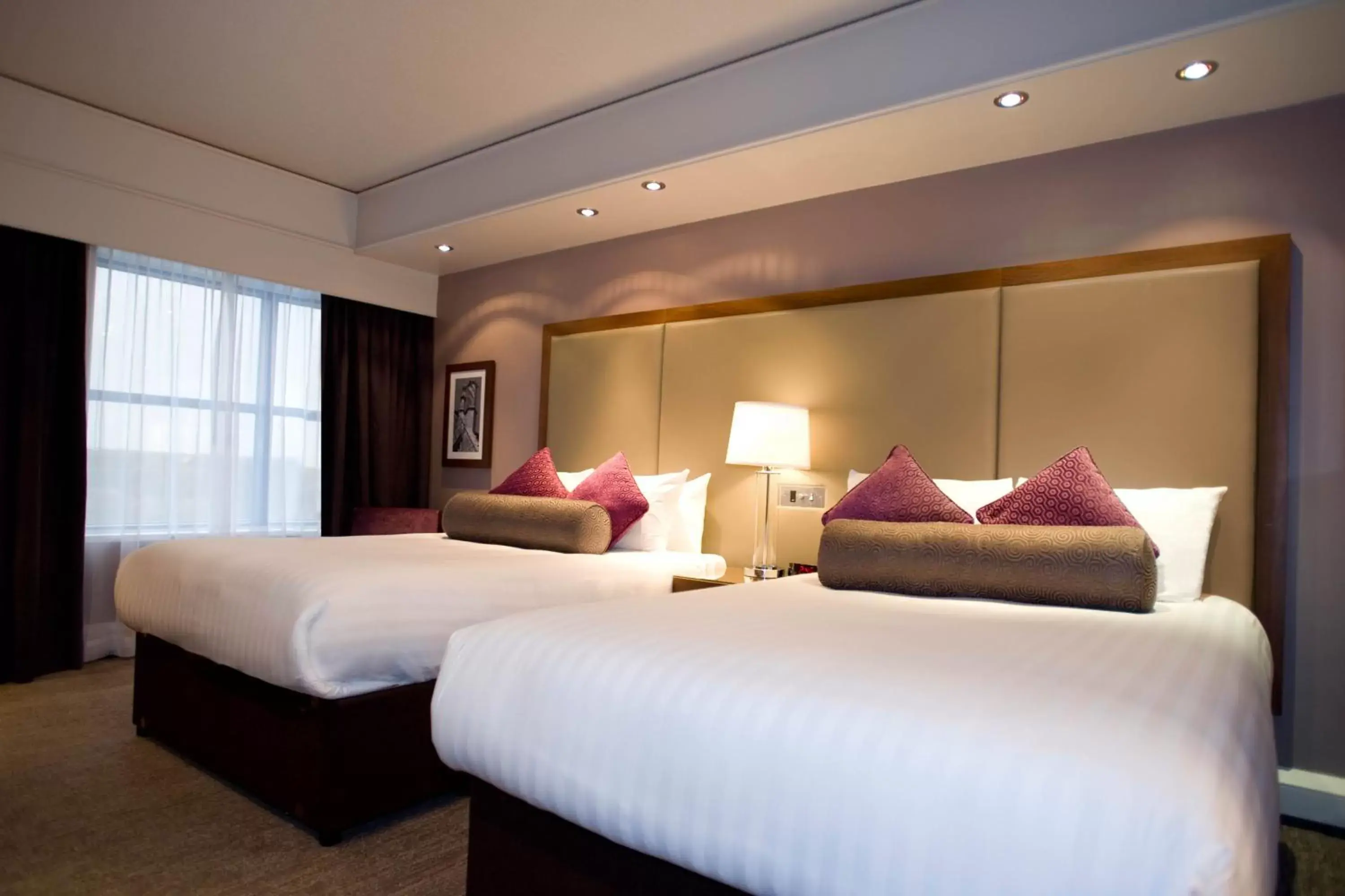 Photo of the whole room, Bed in Sandman Signature London Gatwick Hotel