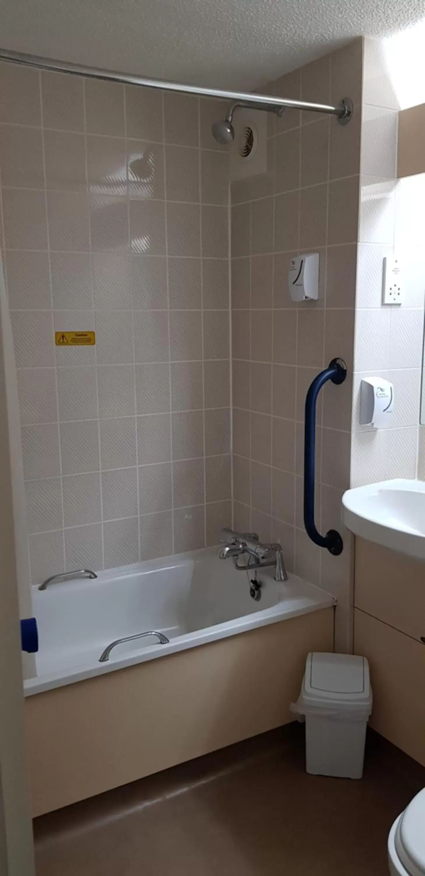 Bathroom in Redwings Lodge Dunstable