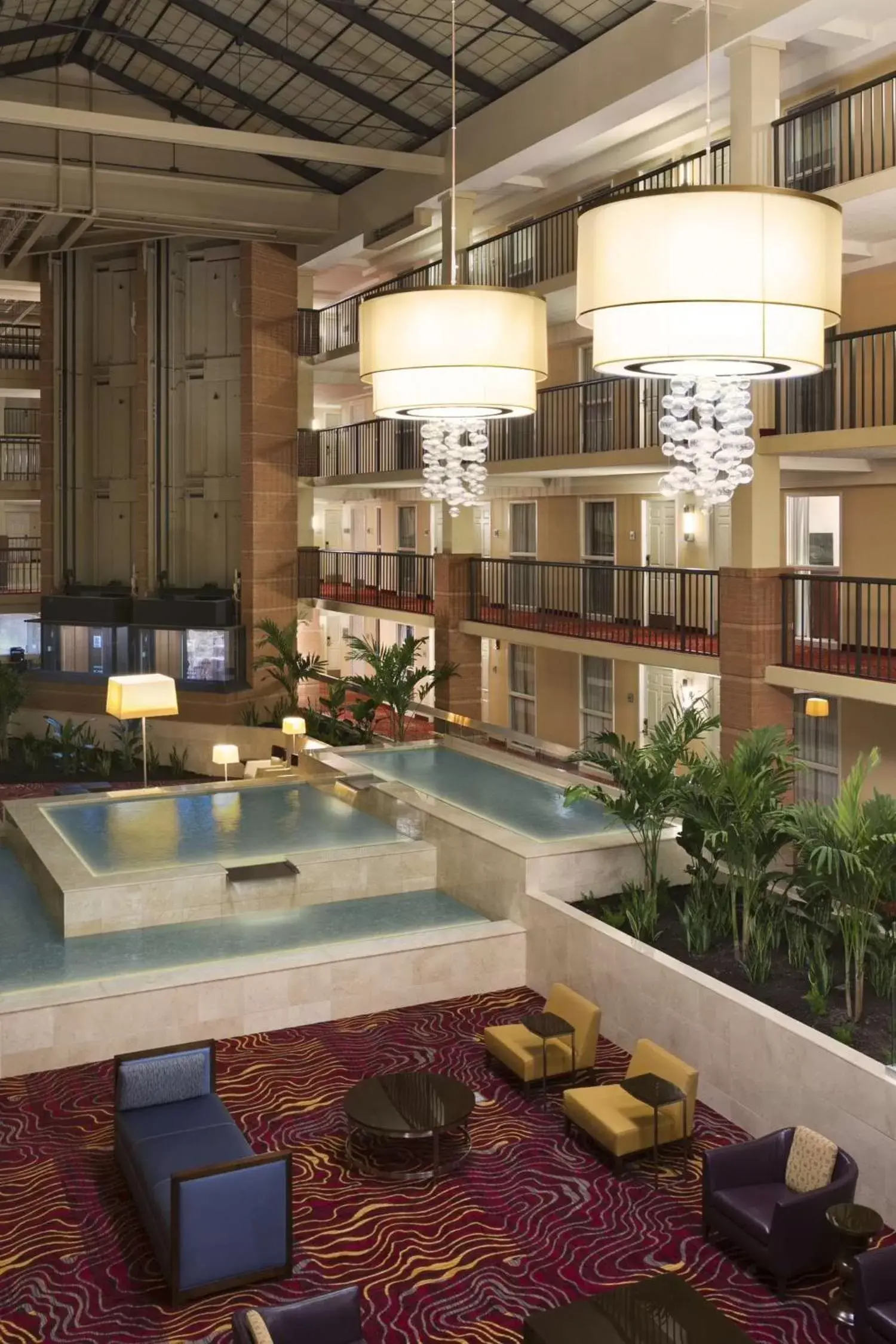 Lobby or reception, Swimming Pool in Embassy Suites Cleveland - Beachwood