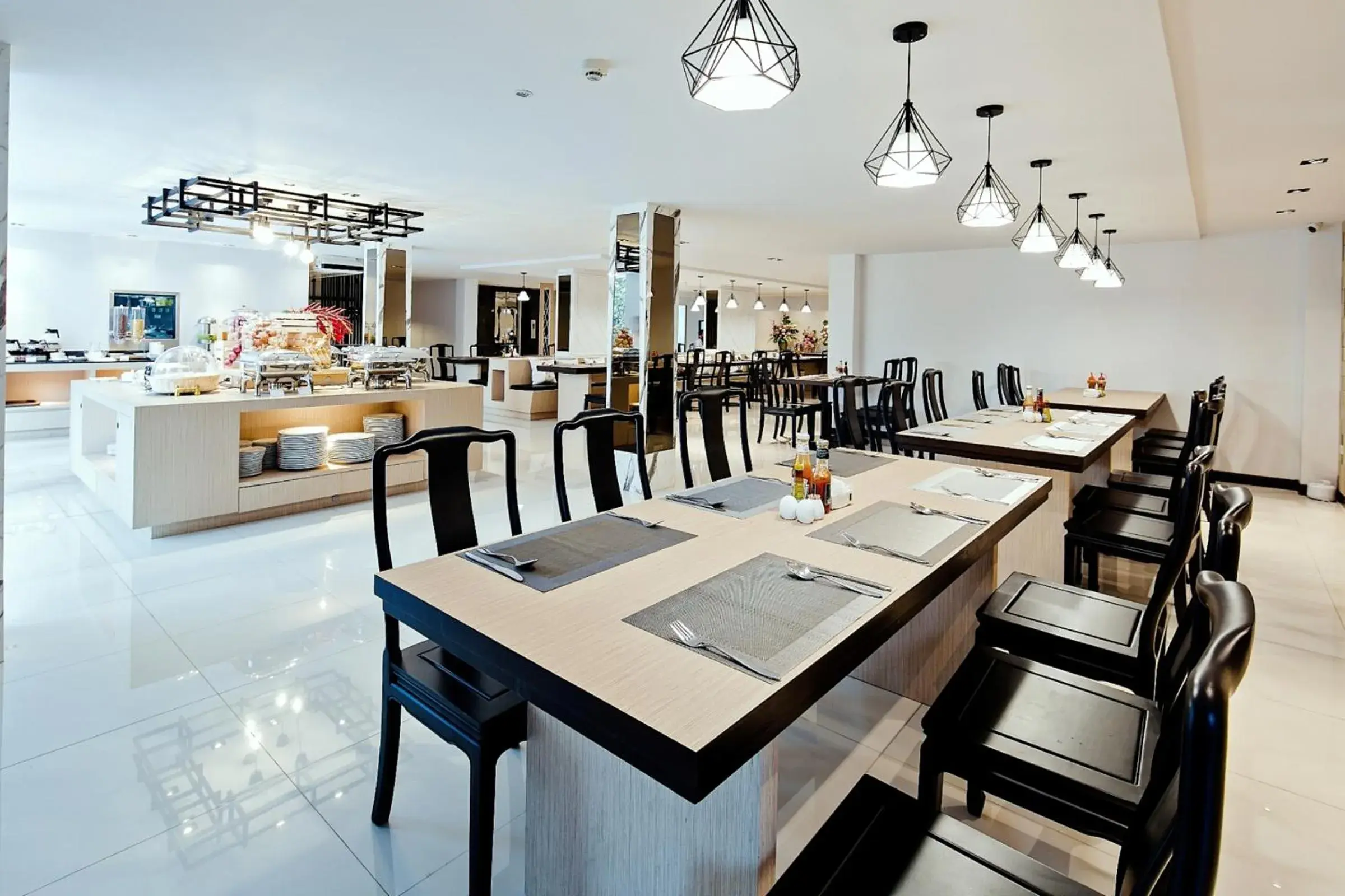 Restaurant/Places to Eat in Three Sukhumvit Hotel (SHA Extra Plus)