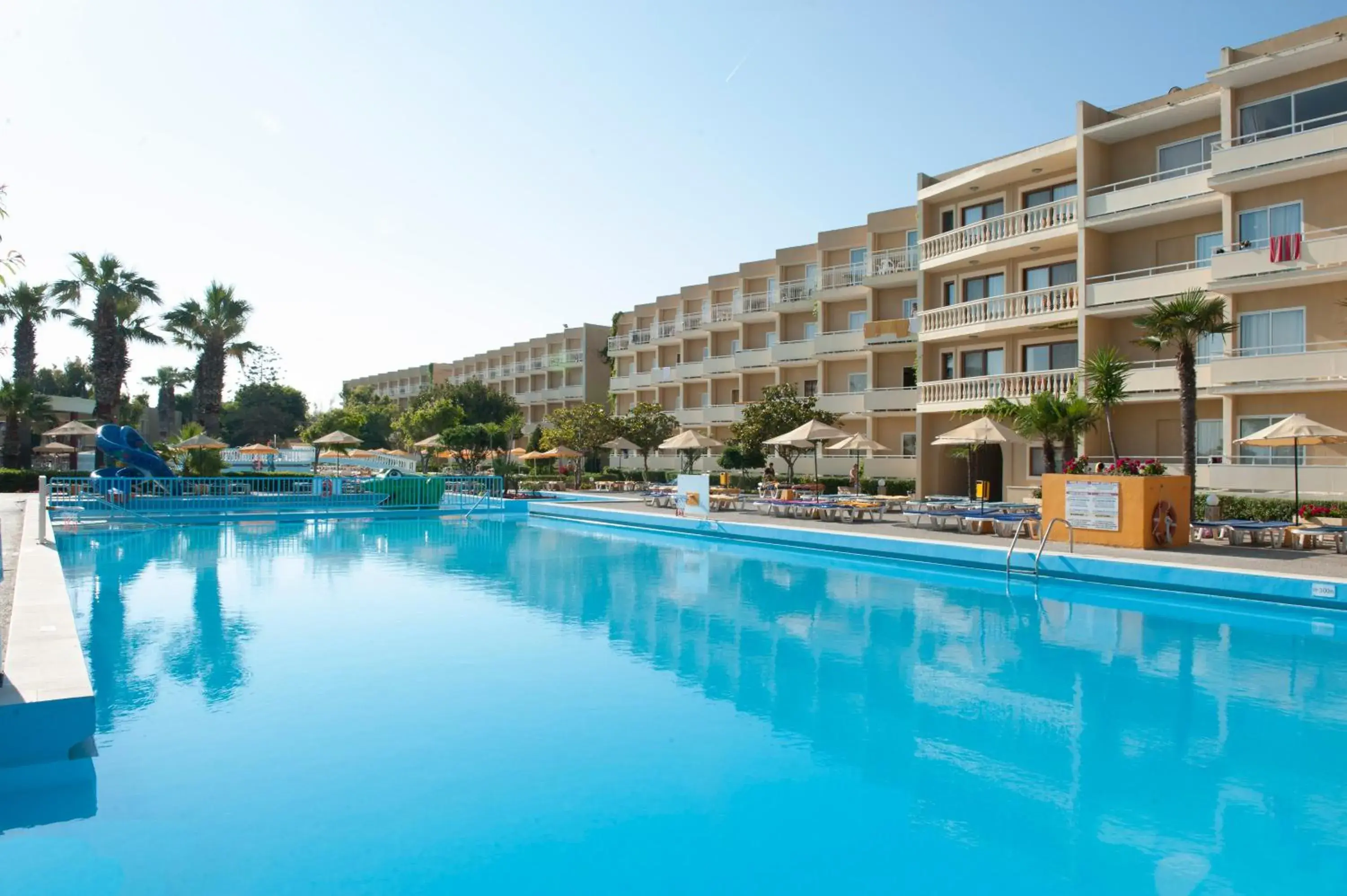 Property building, Swimming Pool in Sunshine Rhodes