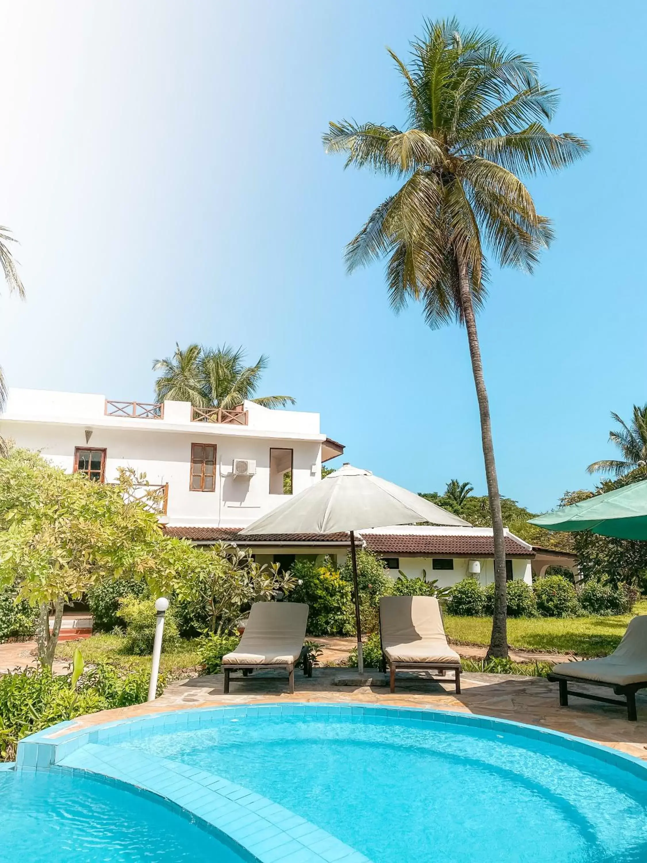 Swimming Pool in Flame Tree Cottages