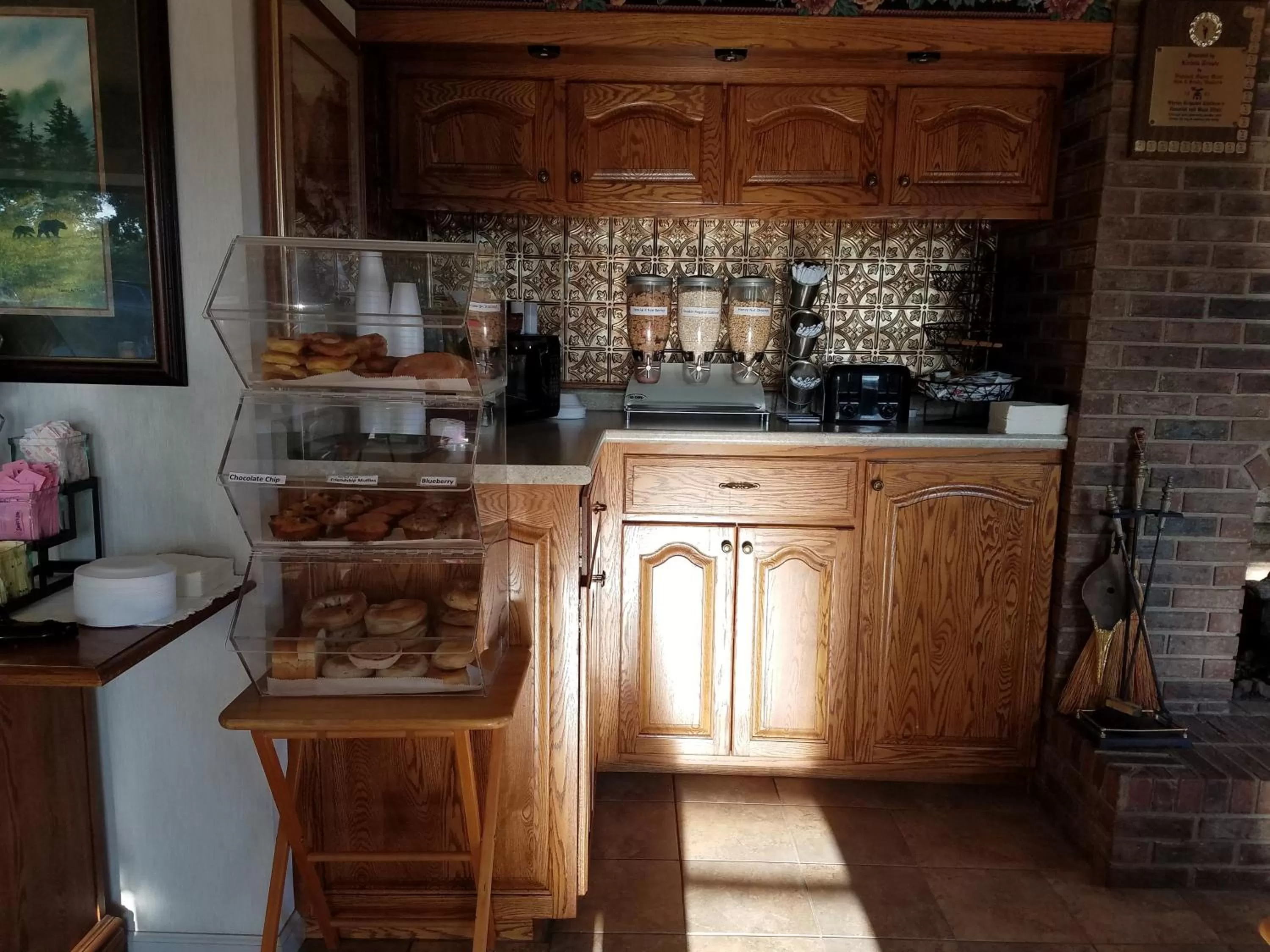 Continental breakfast in Highland Manor Inn