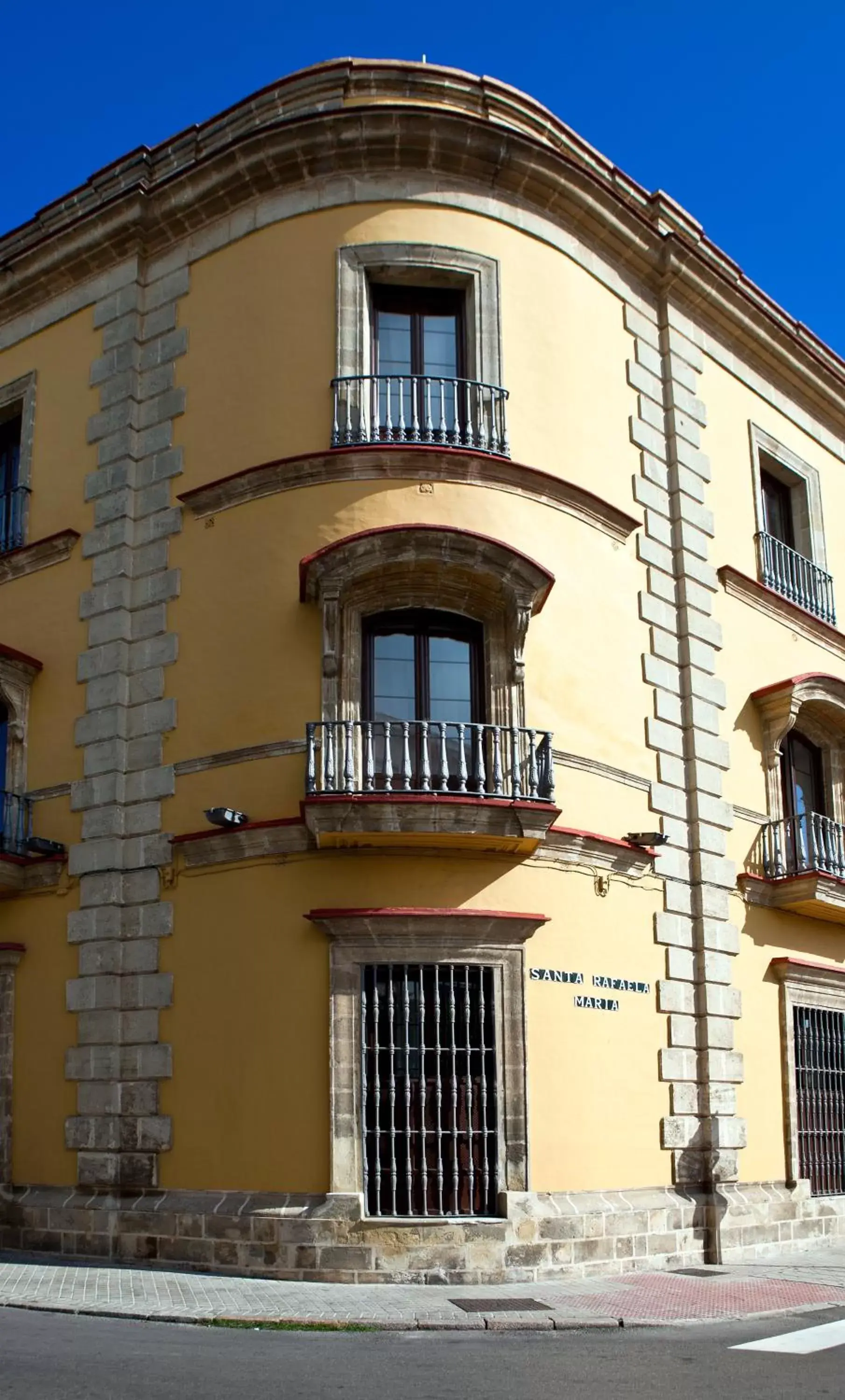 Facade/entrance, Property Building in Itaca Jerez by Soho Boutique