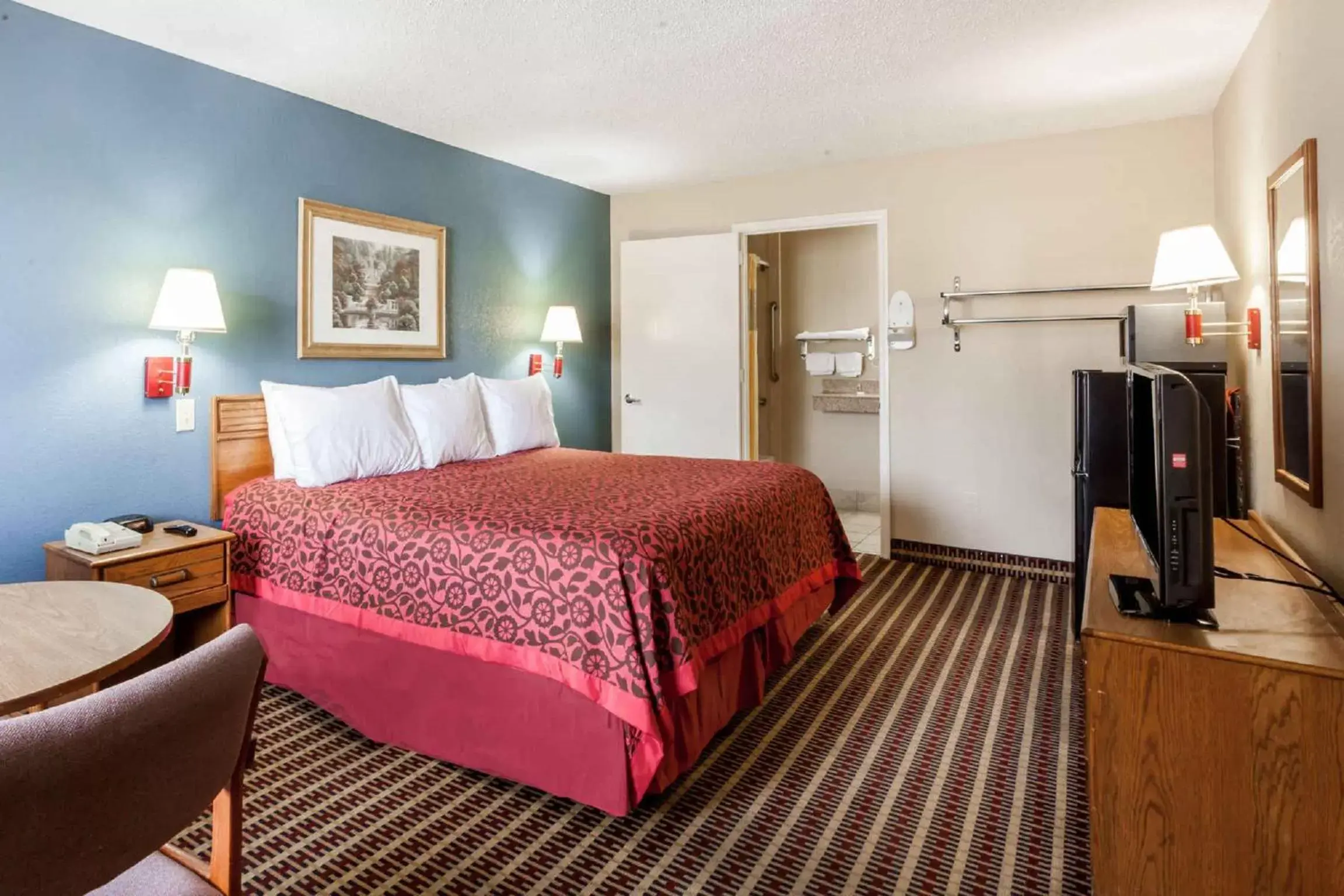 Bed in Days Inn by Wyndham Nashville N Opryland/Grand Ole Opry