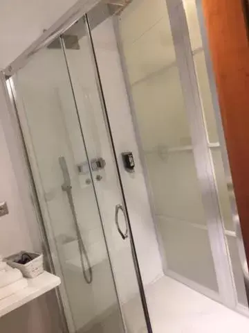 Shower, Bathroom in Hotel Marina