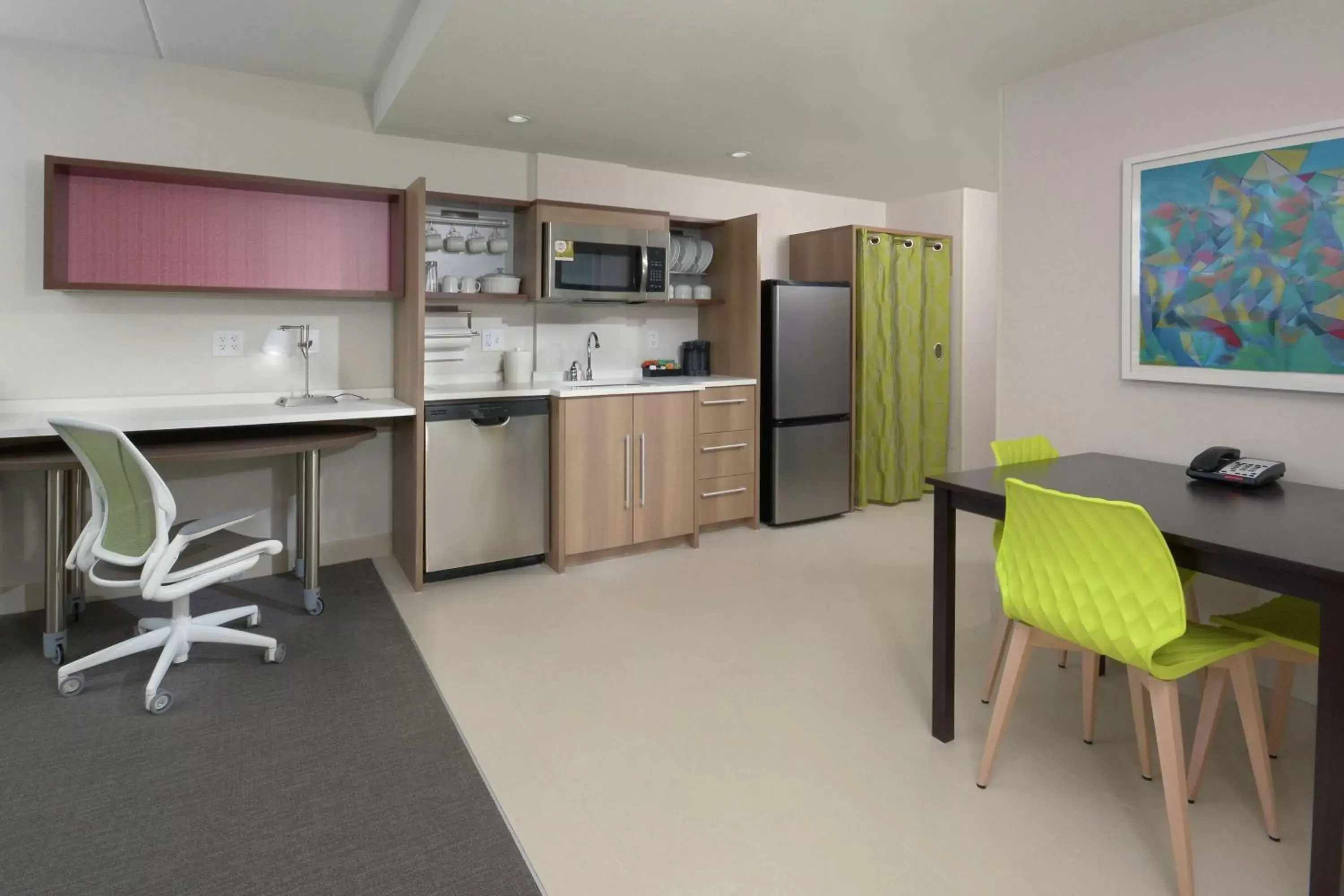 Bedroom, Kitchen/Kitchenette in Home2 Suites By Hilton Duncan