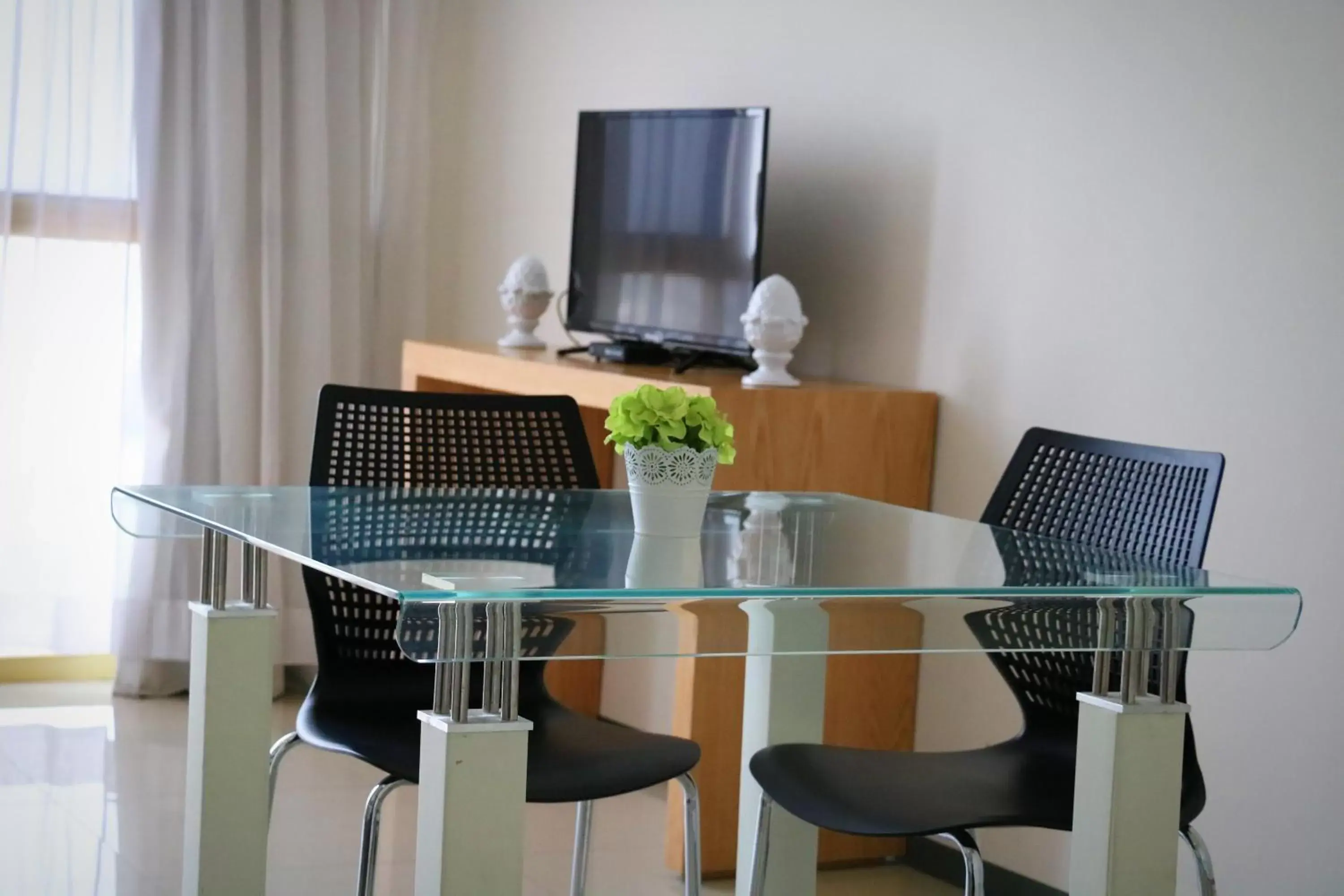 Dining Area in Hotel Suites Bernini