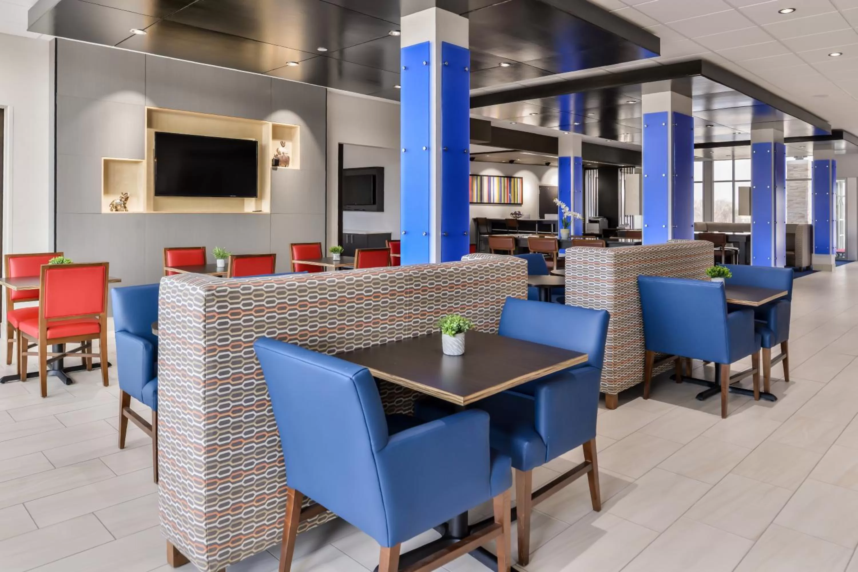 Restaurant/places to eat in Holiday Inn Express & Suites - Kansas City - Lee's Summit by IHG