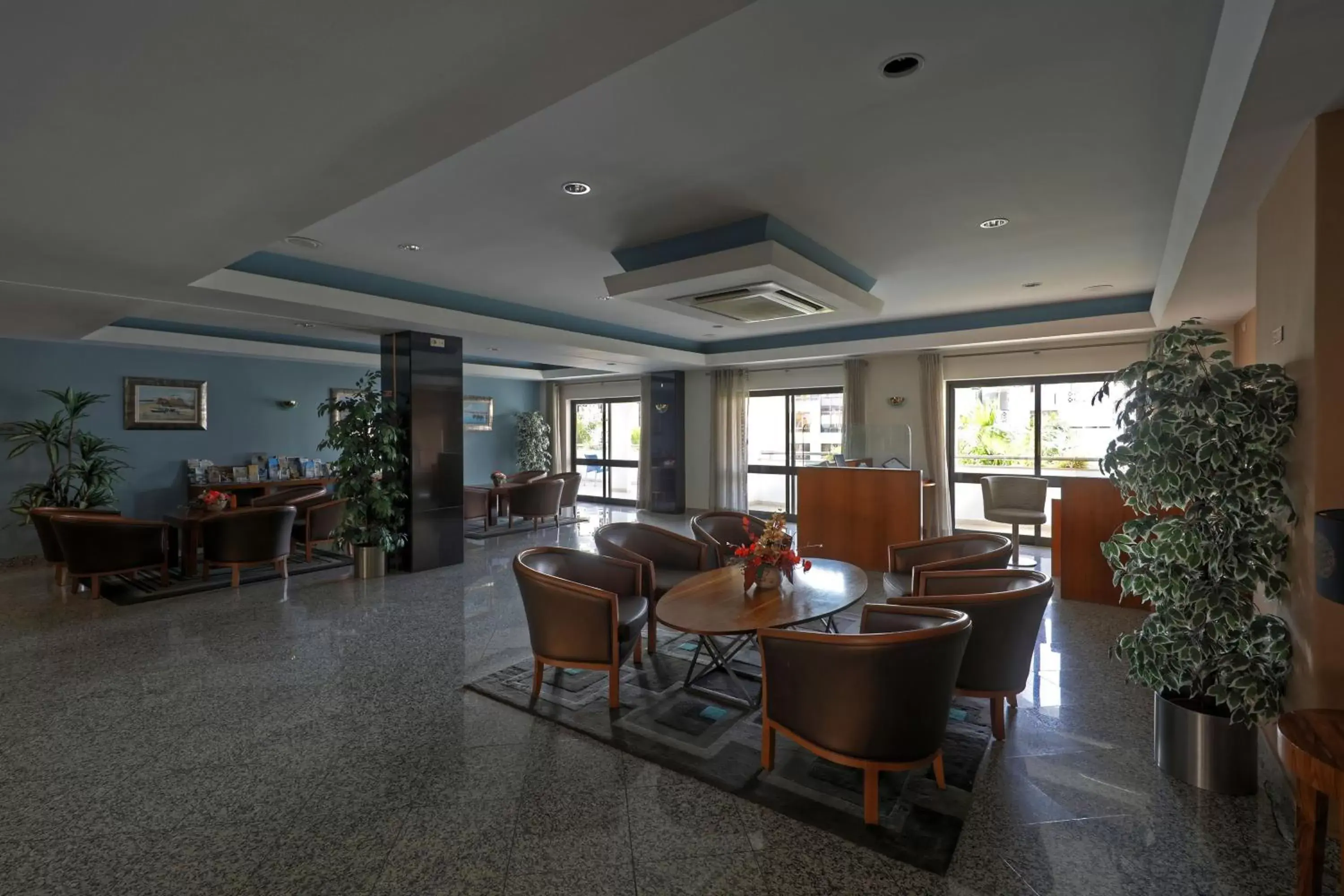 Lobby or reception in Aparthotel Paladim & Alagoamar