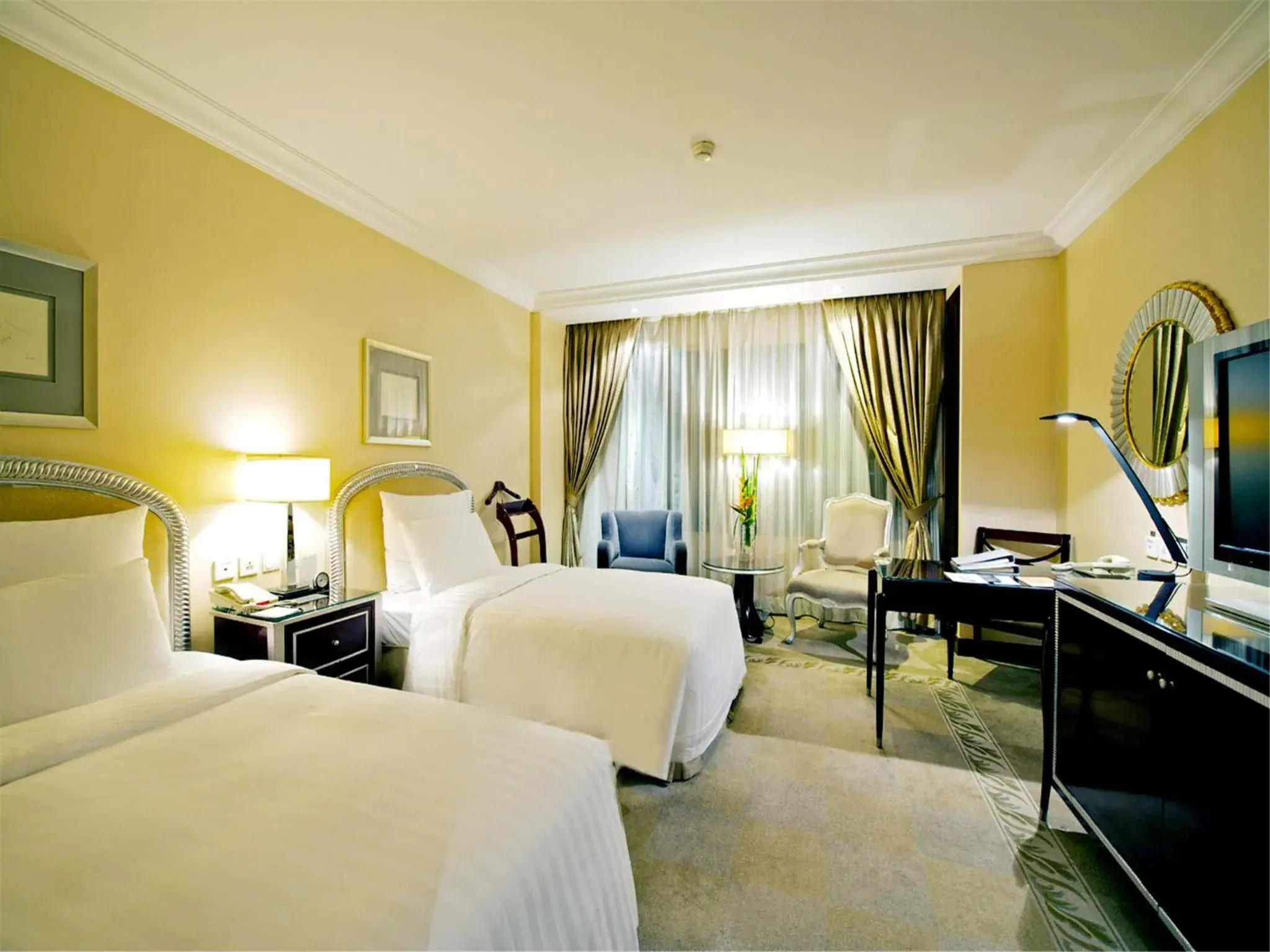 Photo of the whole room, Bed in The Kunlun Beijing Jin Jiang Radisson Photo of the whole room, Bed in The Kunlun Beijing Jin Jiang Radisson