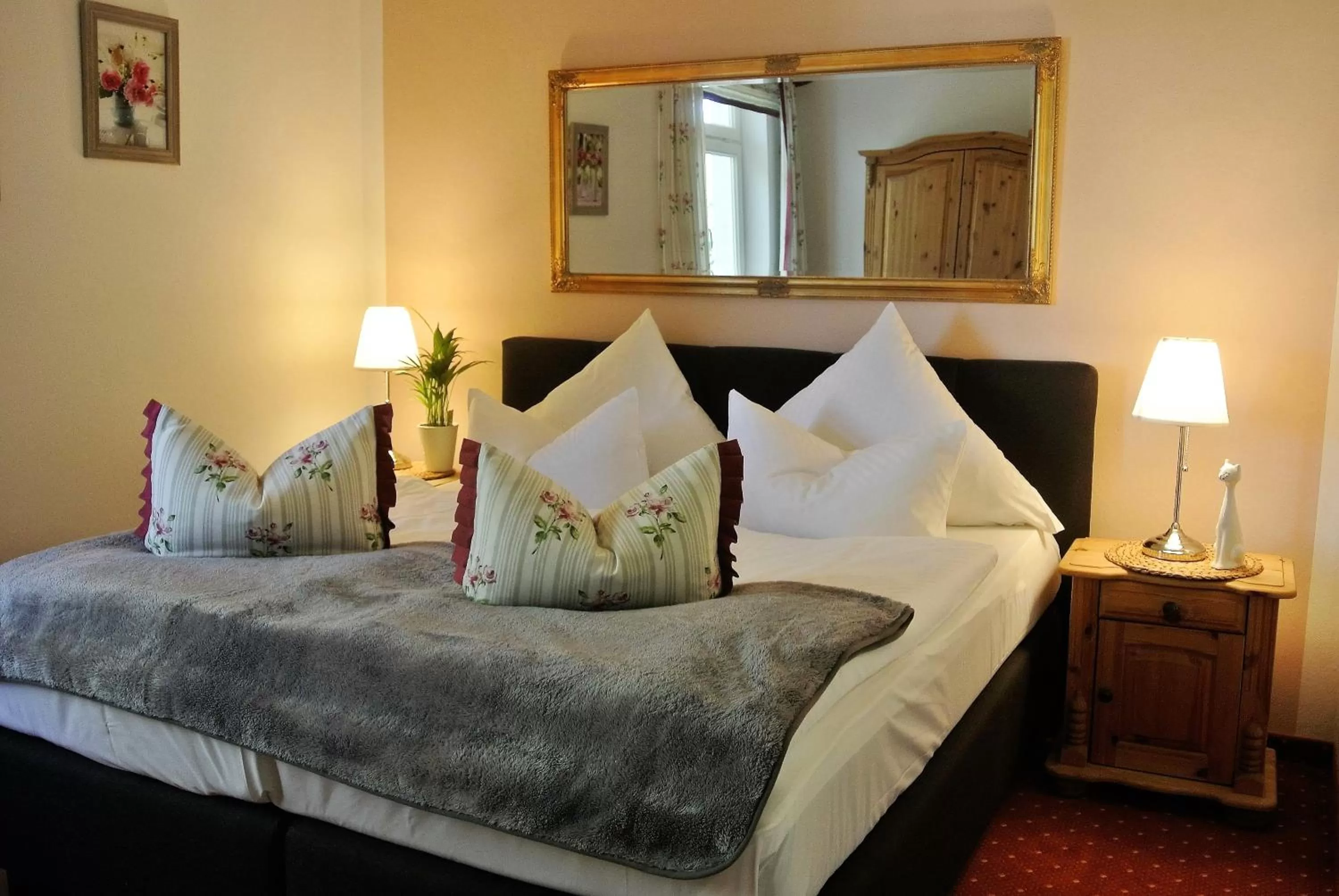 Photo of the whole room, Bed in Seehotel Lindenhof