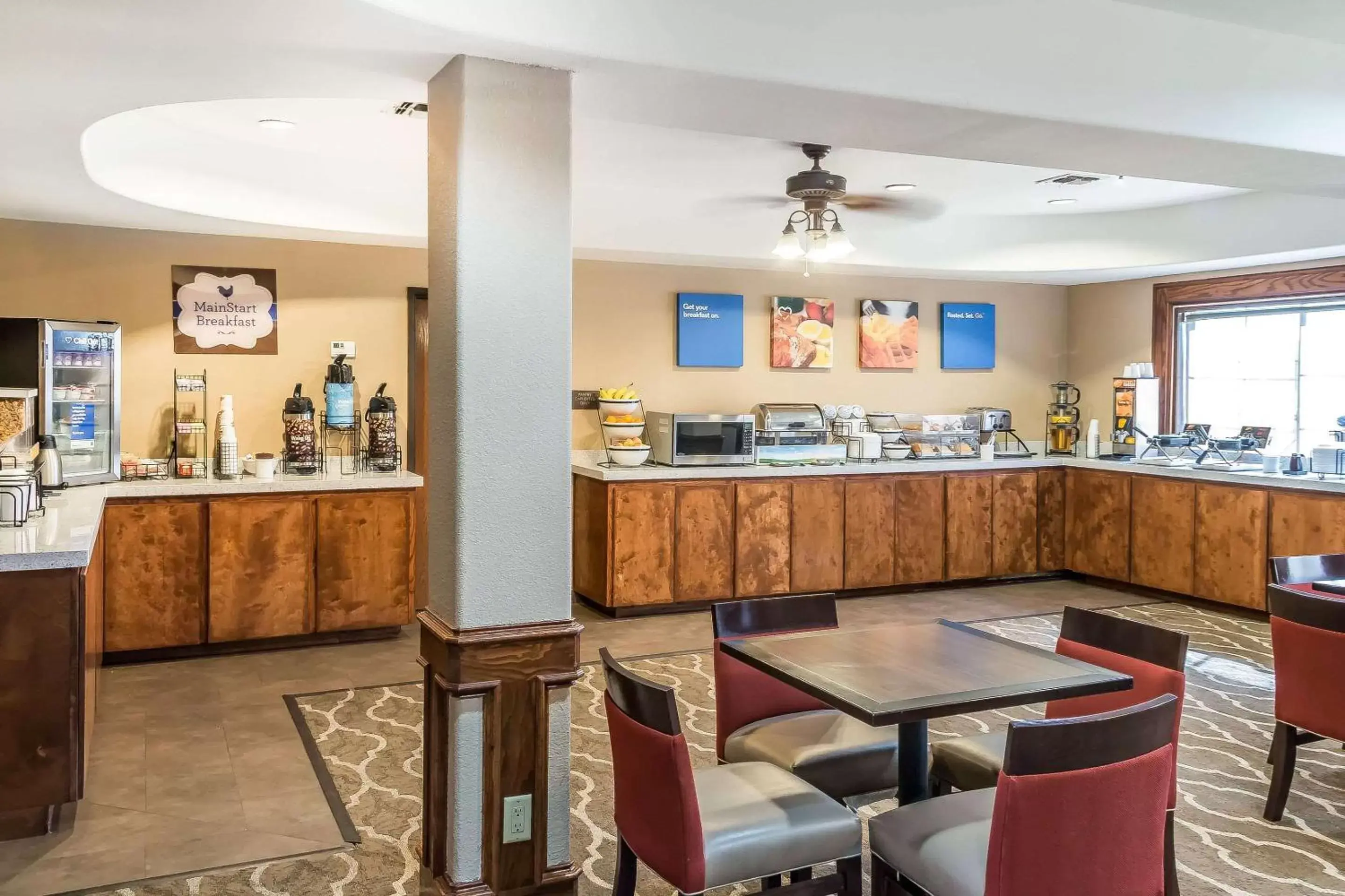 Restaurant/Places to Eat in MainStay Suites Edinburg