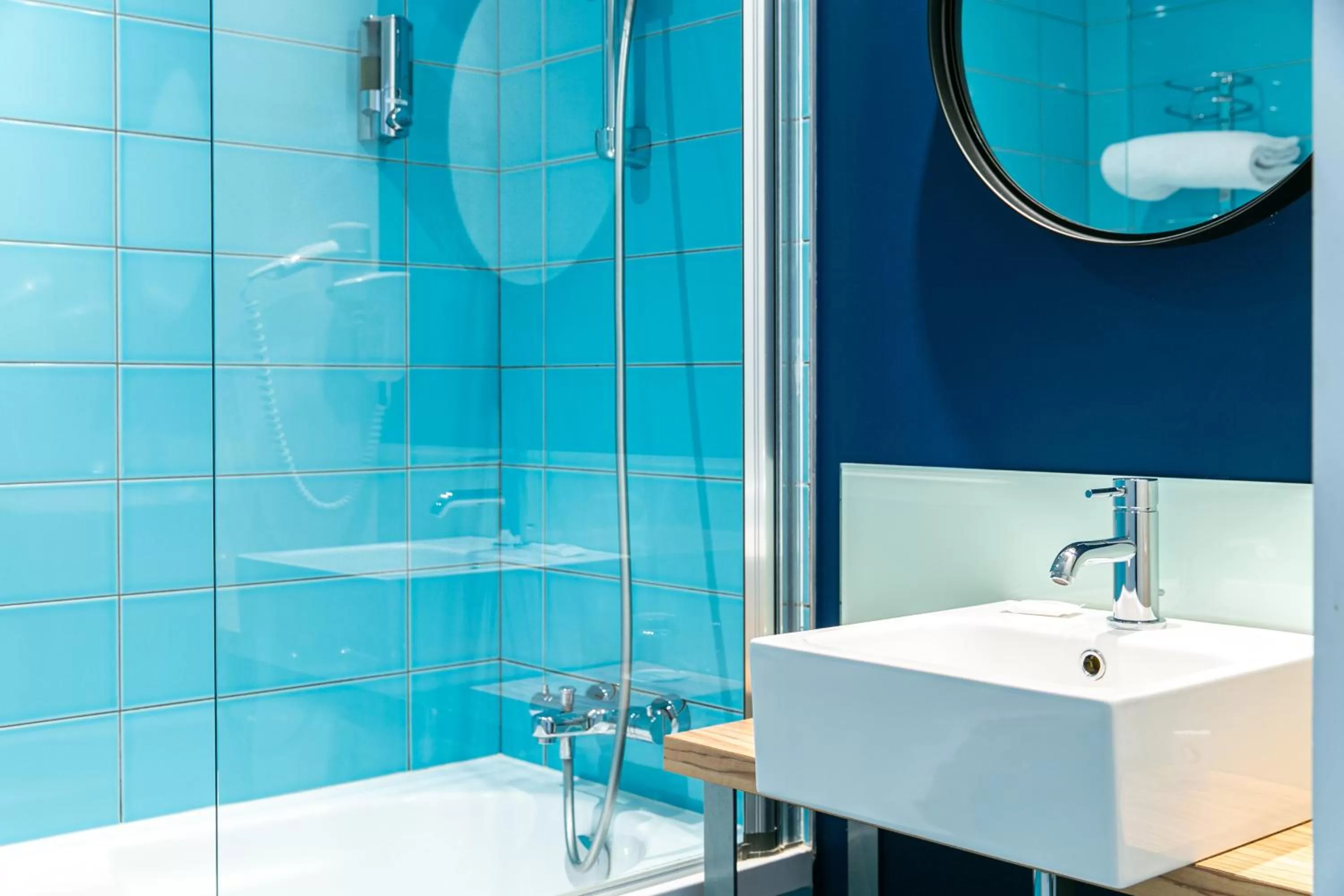 Shower in Hotel Restaurant Saint James, Montaigu-Vendée The Originals Boutique