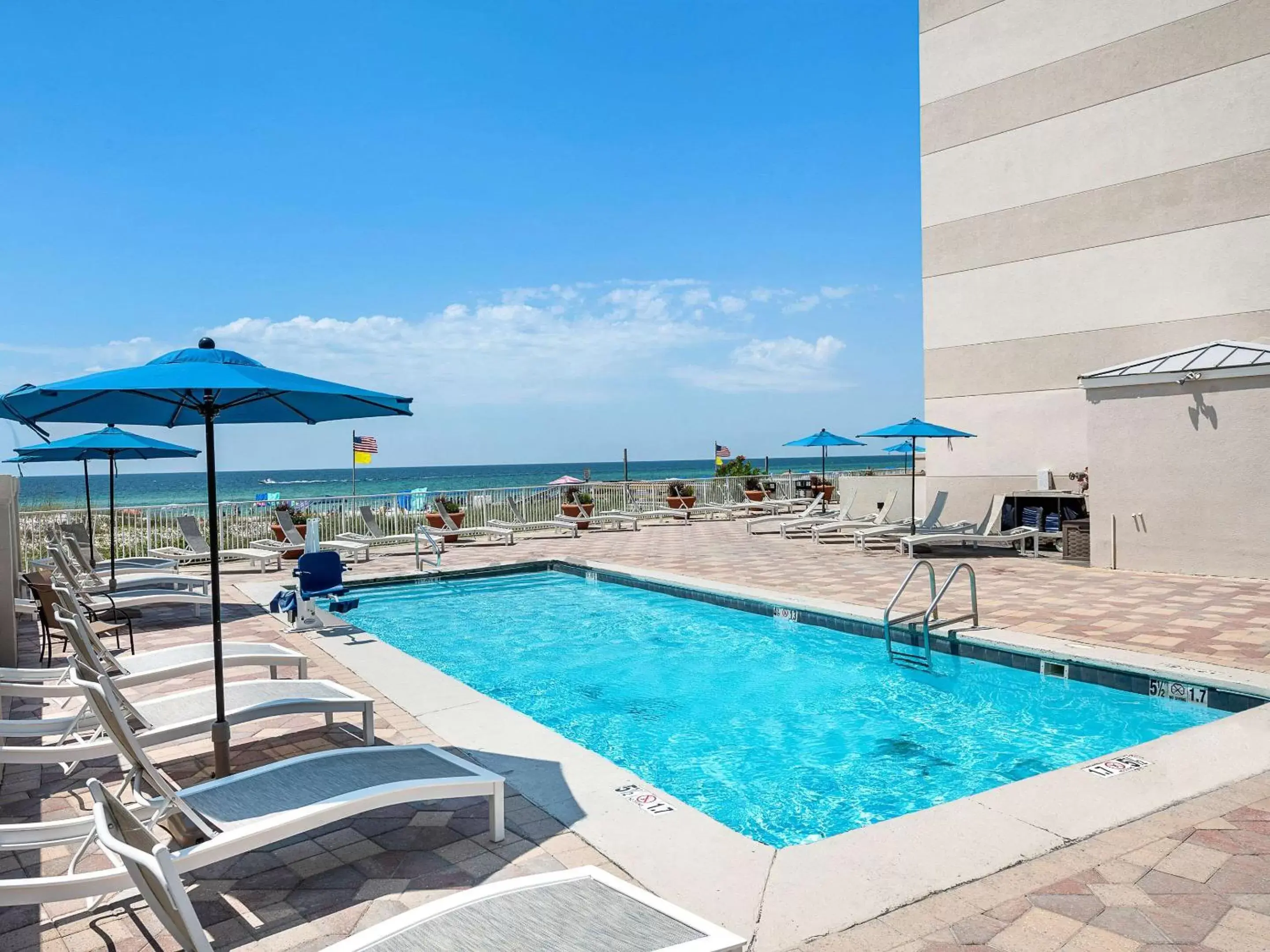 Pool view, Swimming Pool in Sleep Inn on the Beach