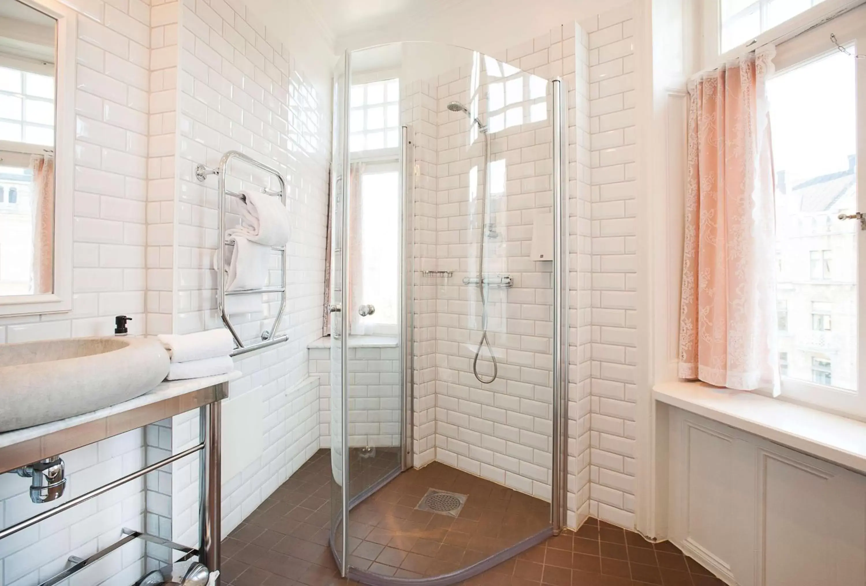 Photo of the whole room, Bathroom in Hotel Kung Carl, WorldHotels Crafted