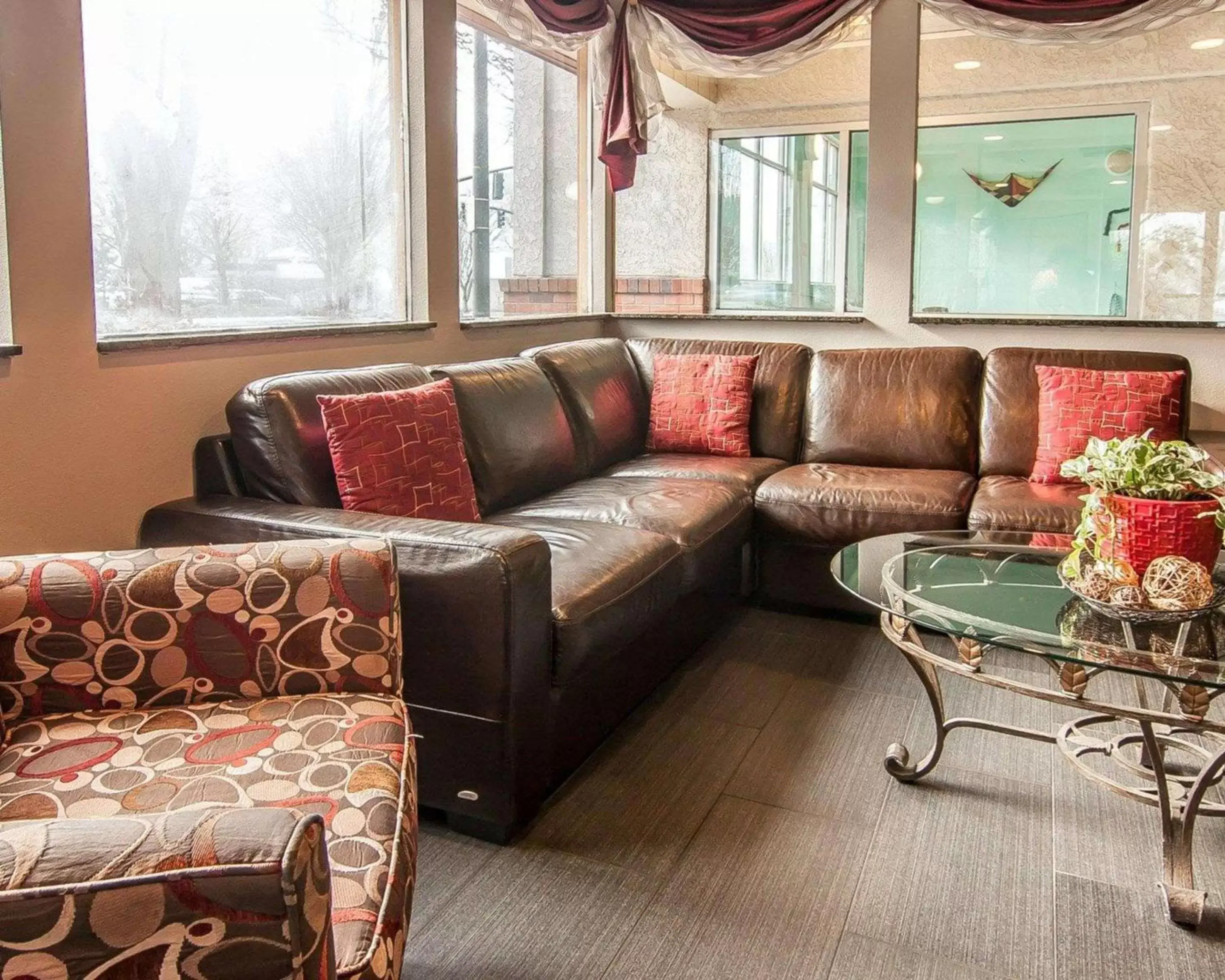 Lobby or reception, Seating Area in Quality Inn Downtown Convention Center Portland