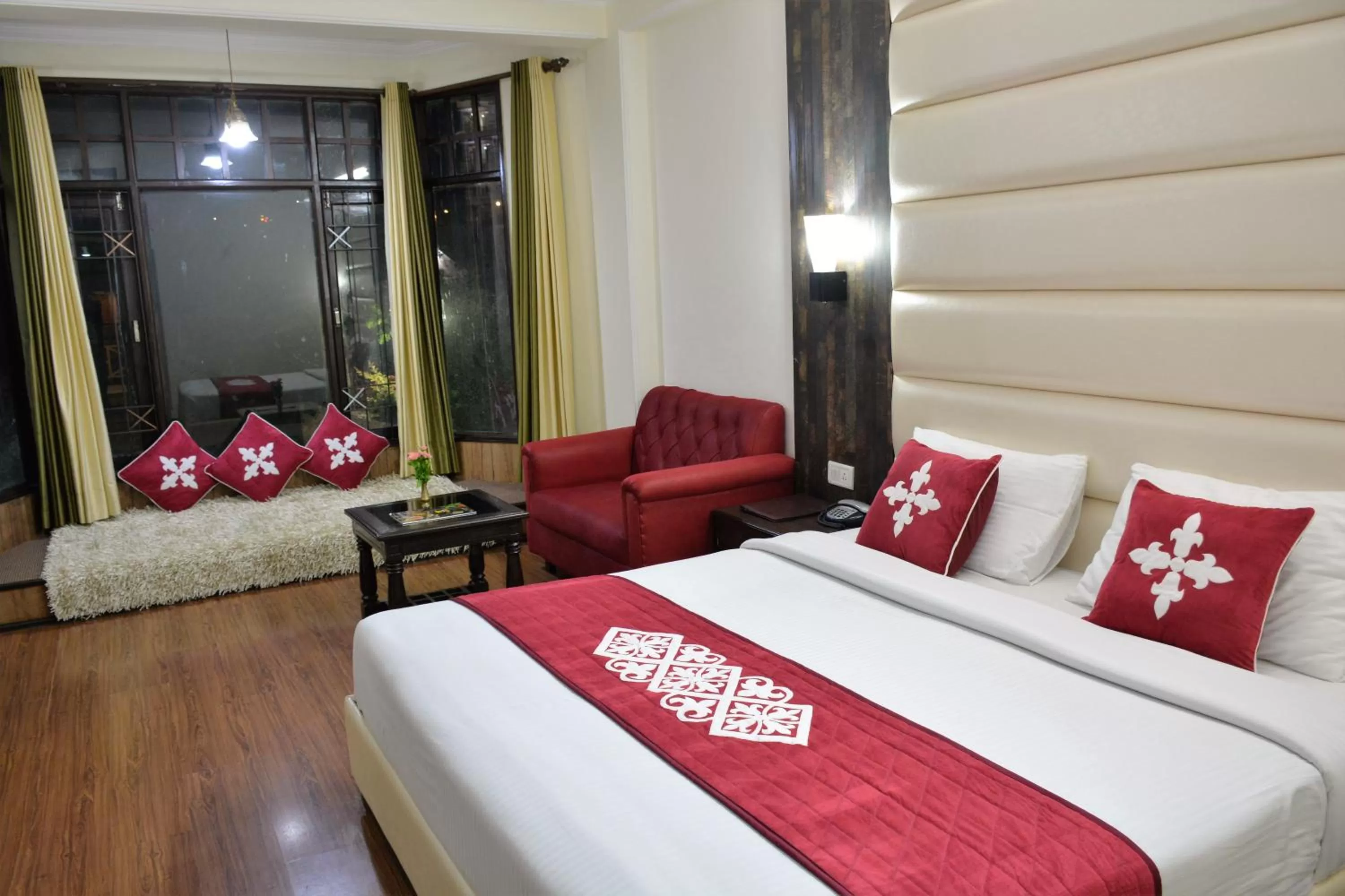 Photo of the whole room, Bed in Snow Valley Resorts & Spa Manali