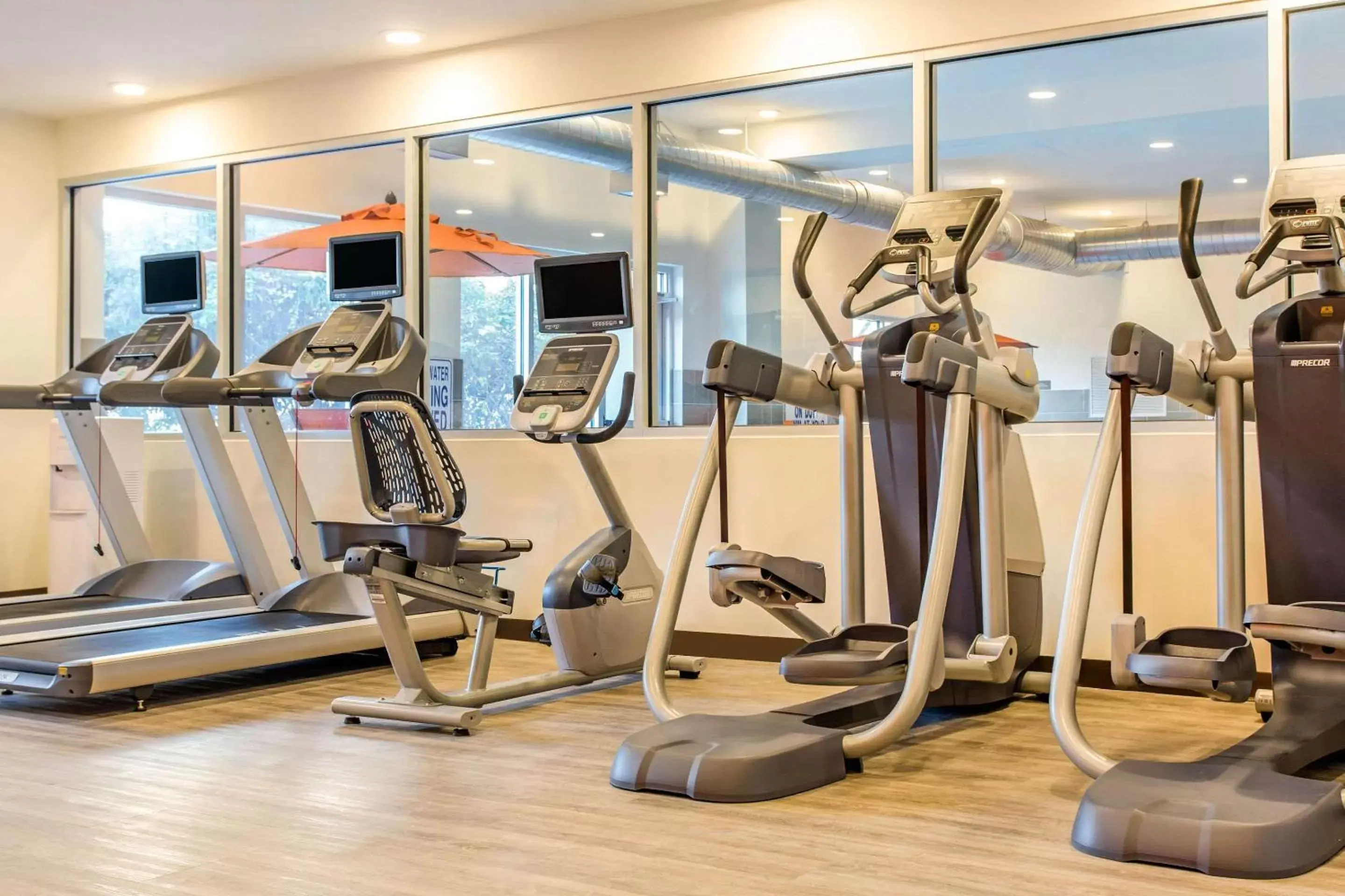 Fitness centre/facilities, Fitness Center/Facilities in Comfort Suites North Charleston - Ashley Phosphate