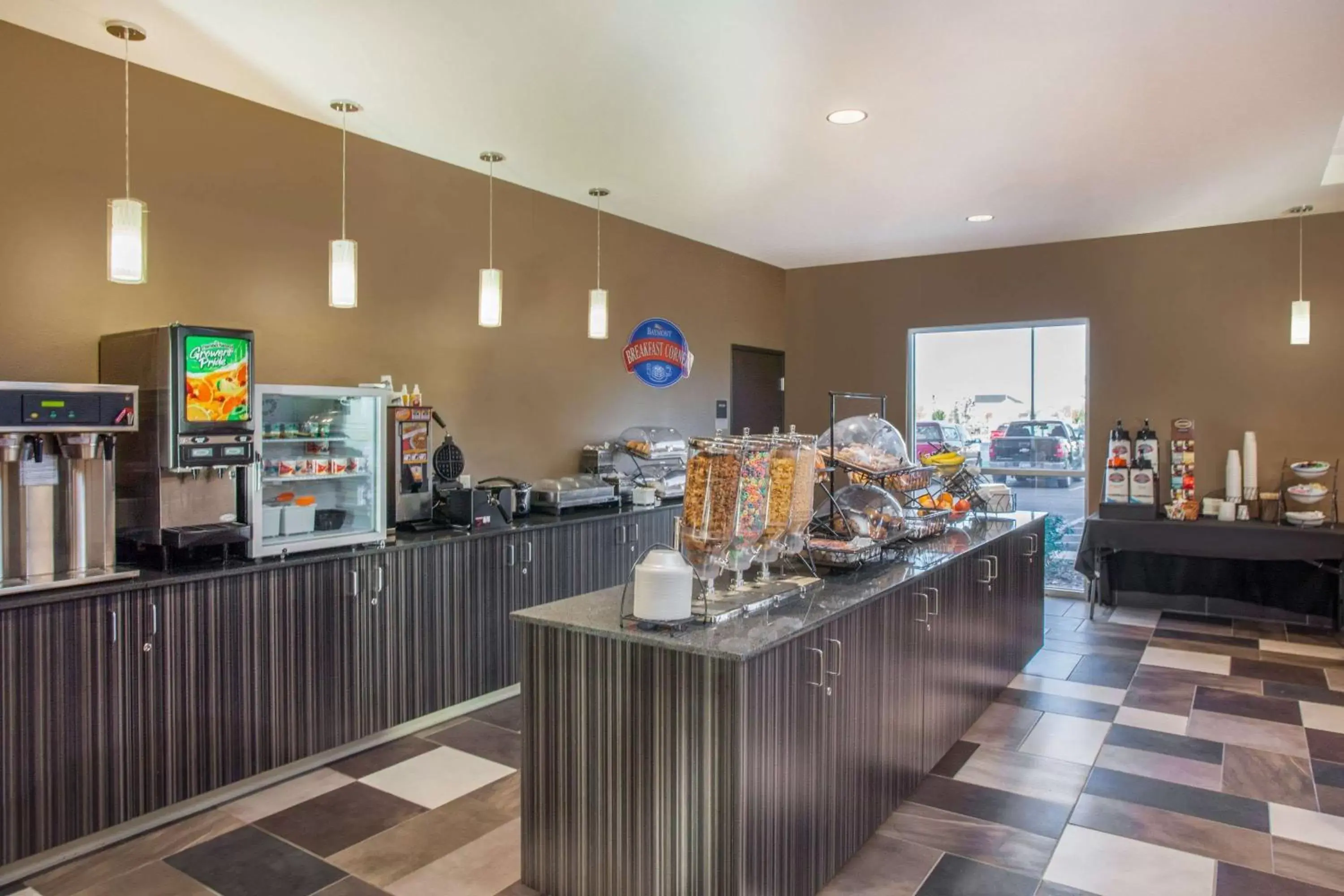 Restaurant/Places to Eat in Baymont by Wyndham Grand Forks