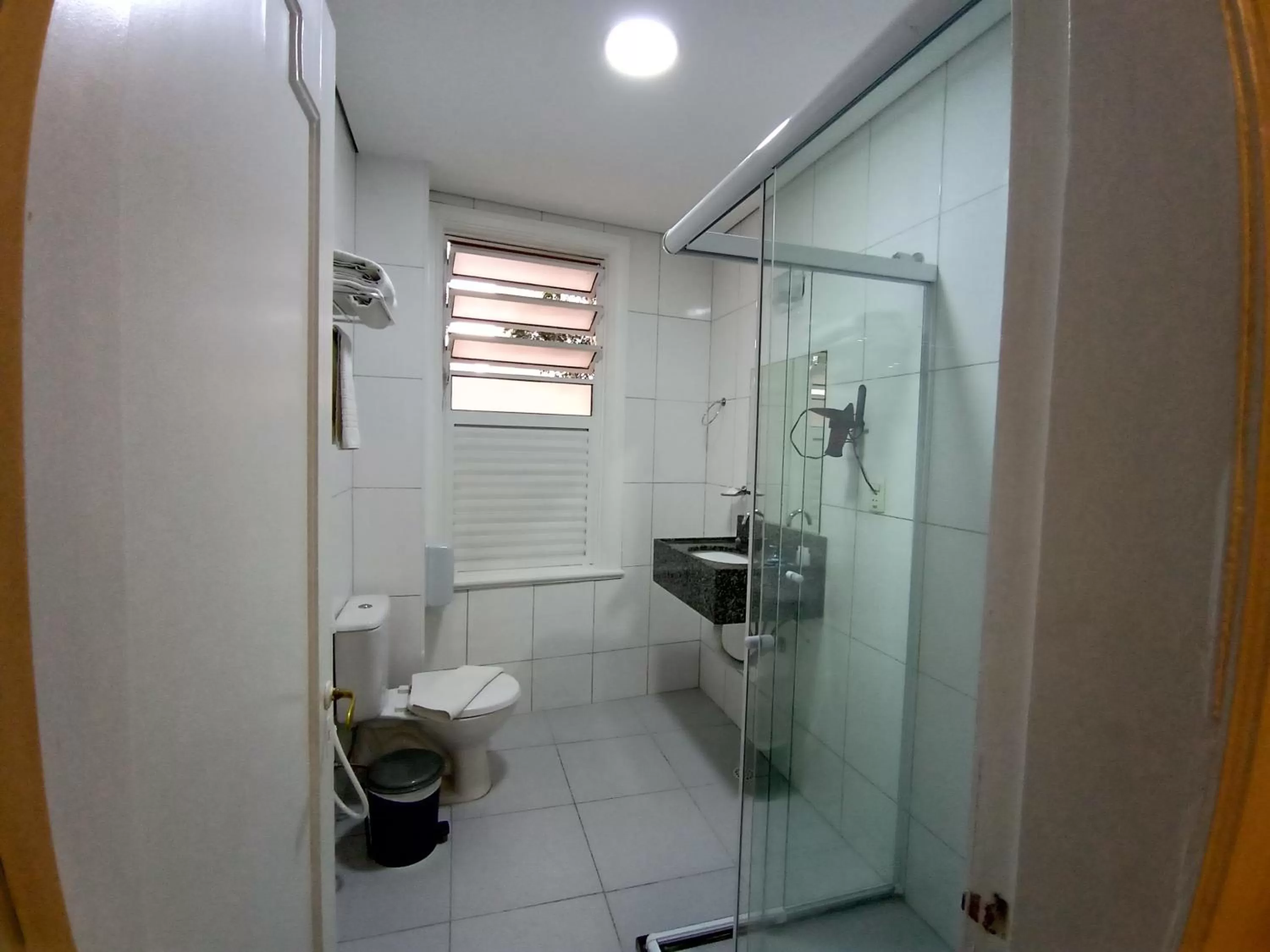 Shower in Hotel Itamarati Centro-República